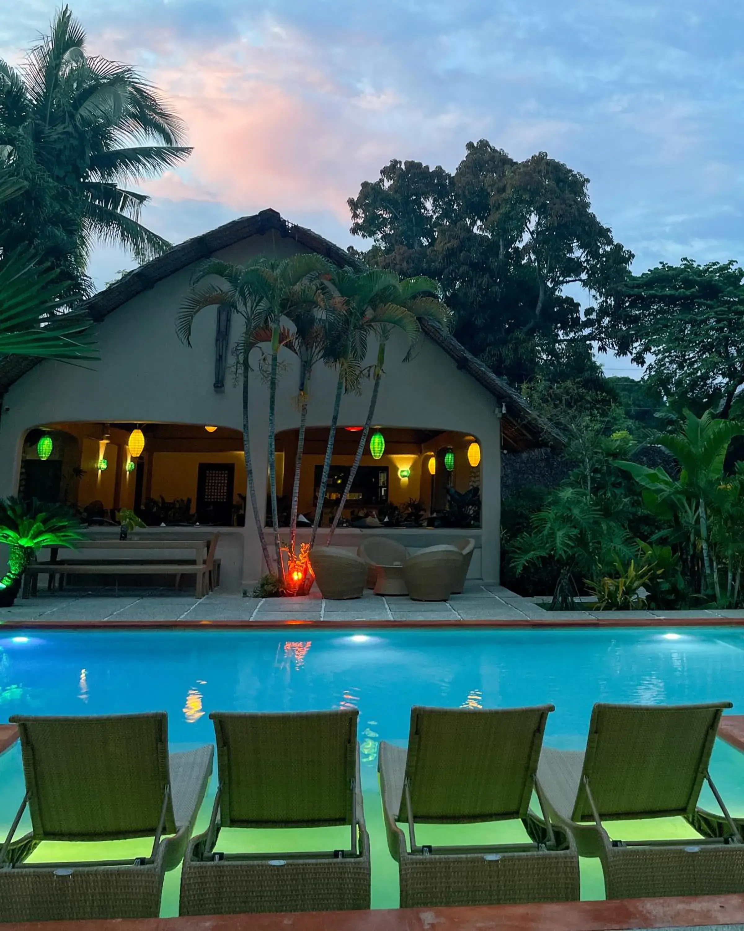 Swimming pool in Hibiscus Garden Resort Swimming pool in Hibiscus Garden Resort