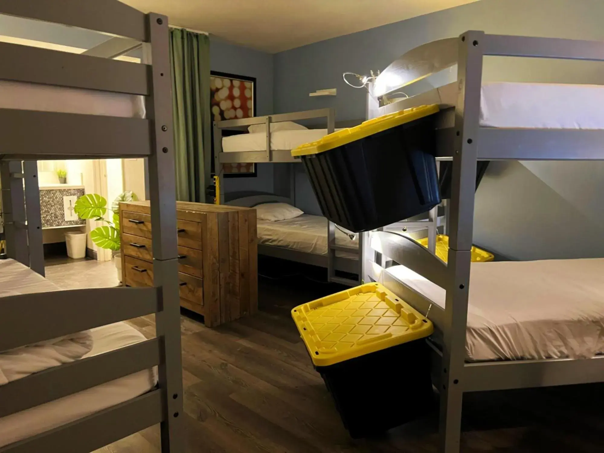 Bed in 6-Bed Mixed Shared Room in Bposhtels Las Vegas Bed in 6-Bed Mixed Shared Room in Bposhtels Las Vegas