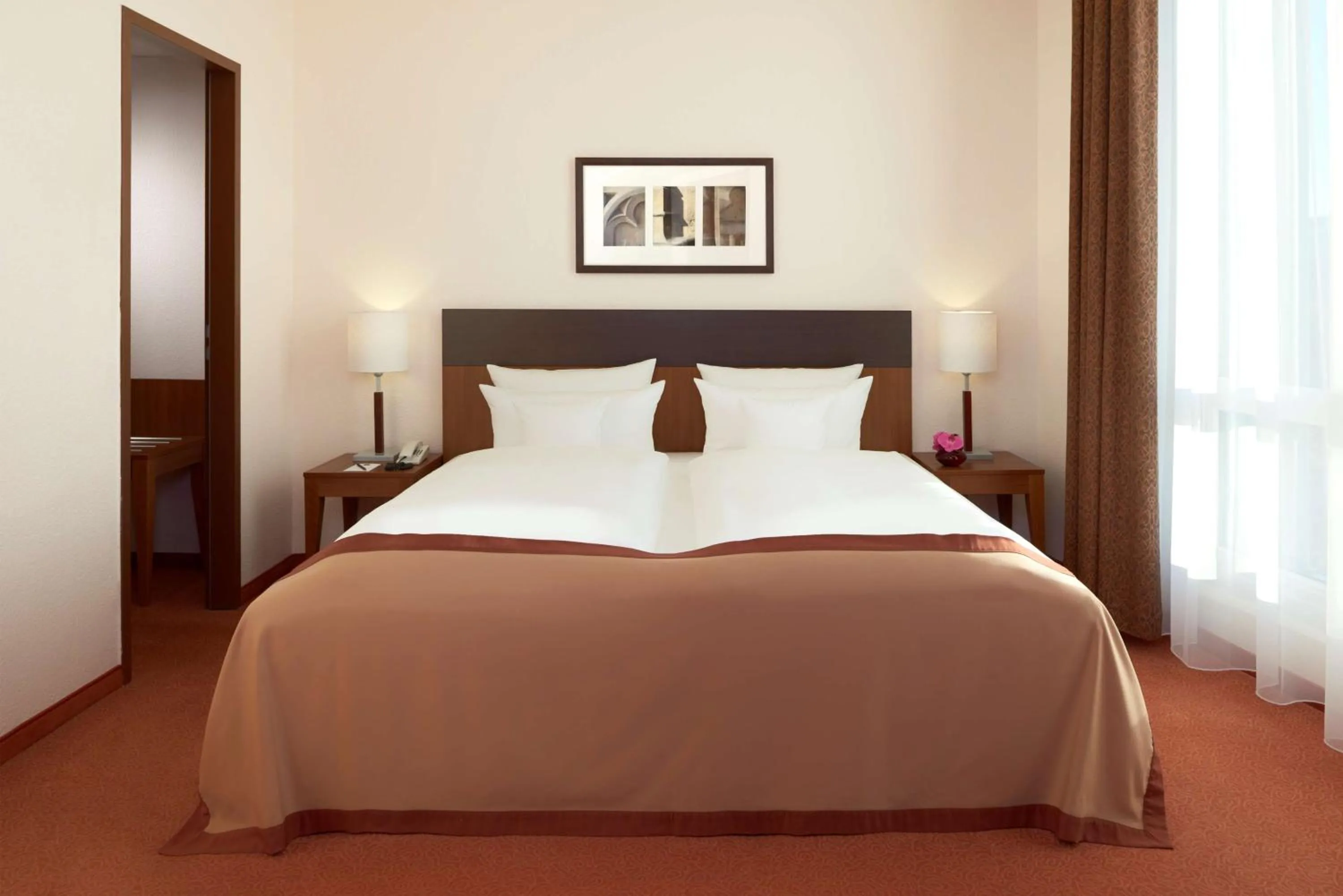 Bedroom, Bed in Dorint Hotel am Dom Erfurt