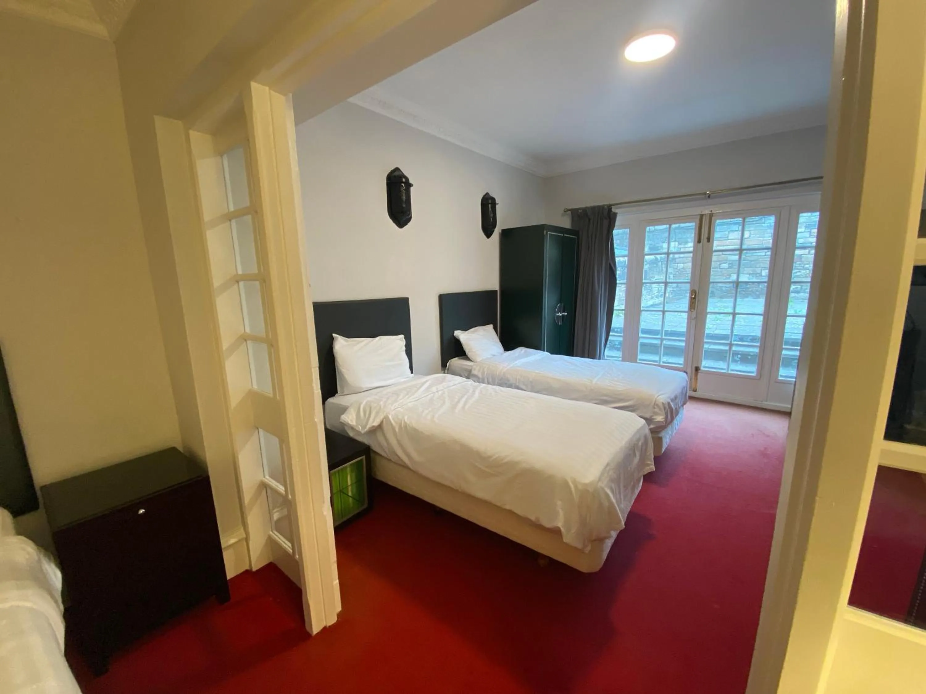 Bed in No6 West Coates