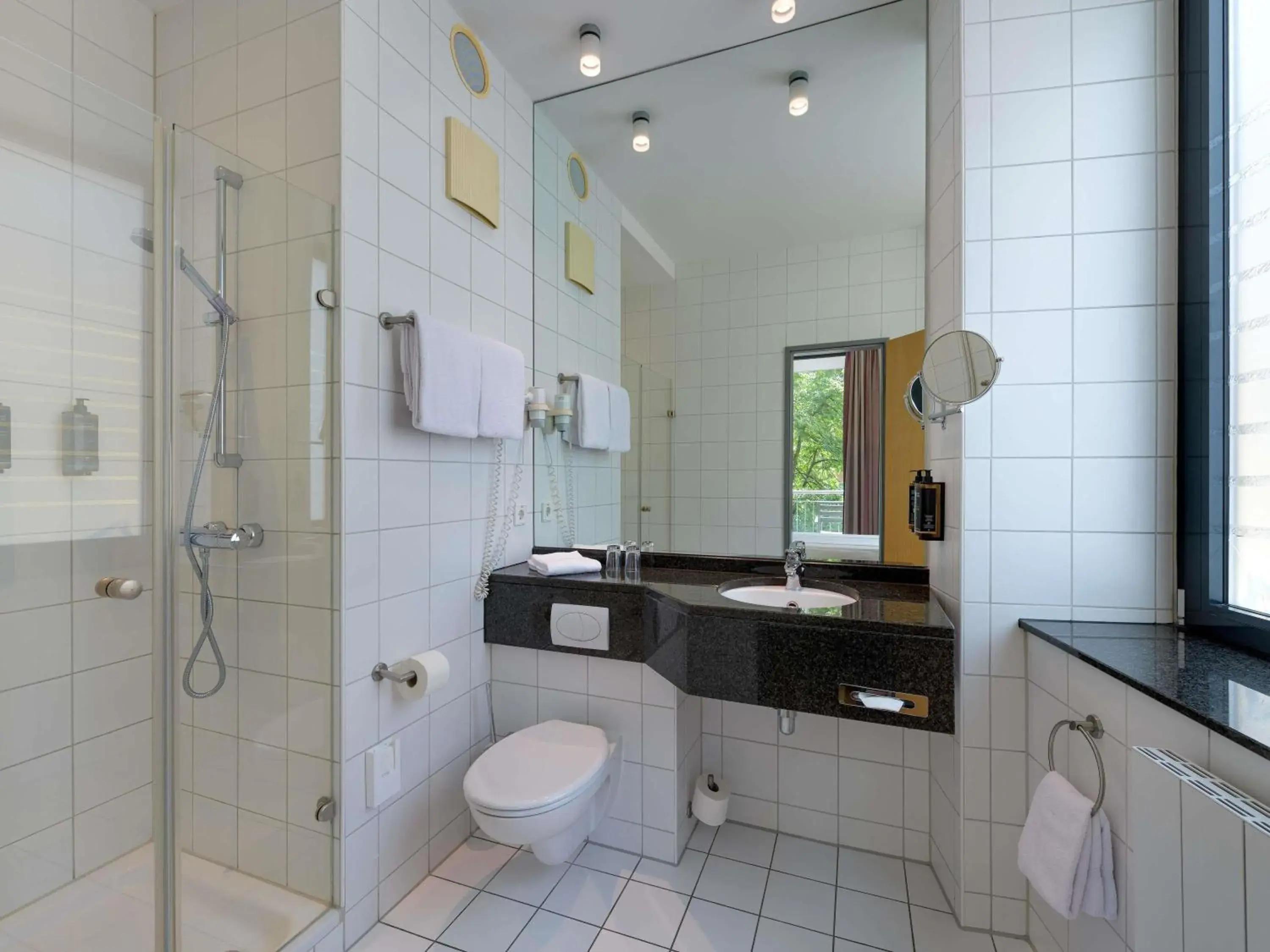 Bedroom in Mercure Hotel Aachen Am Dom Bedroom in Mercure Hotel Aachen Am Dom