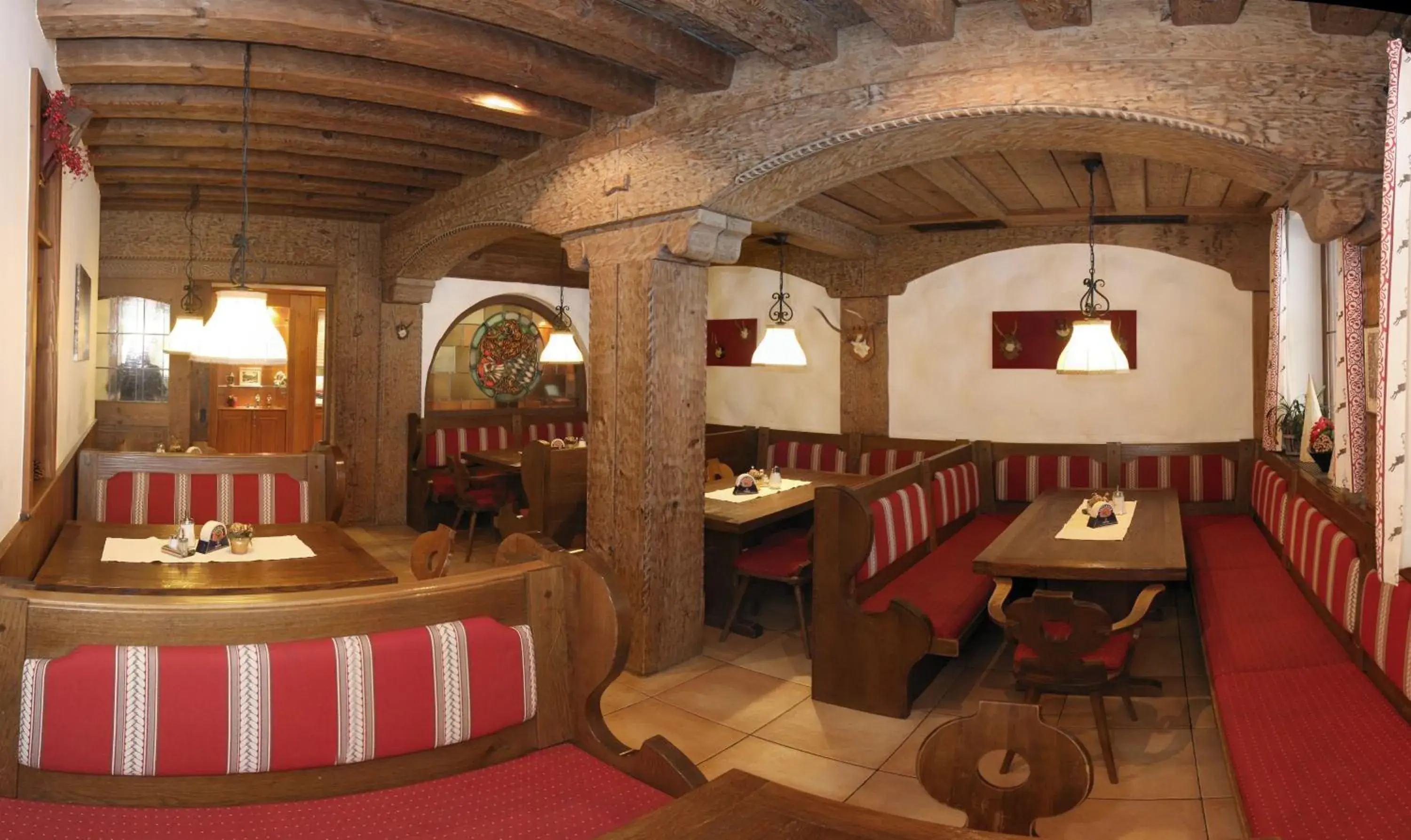 Restaurant/Places to Eat in Hotel Alpenstuben