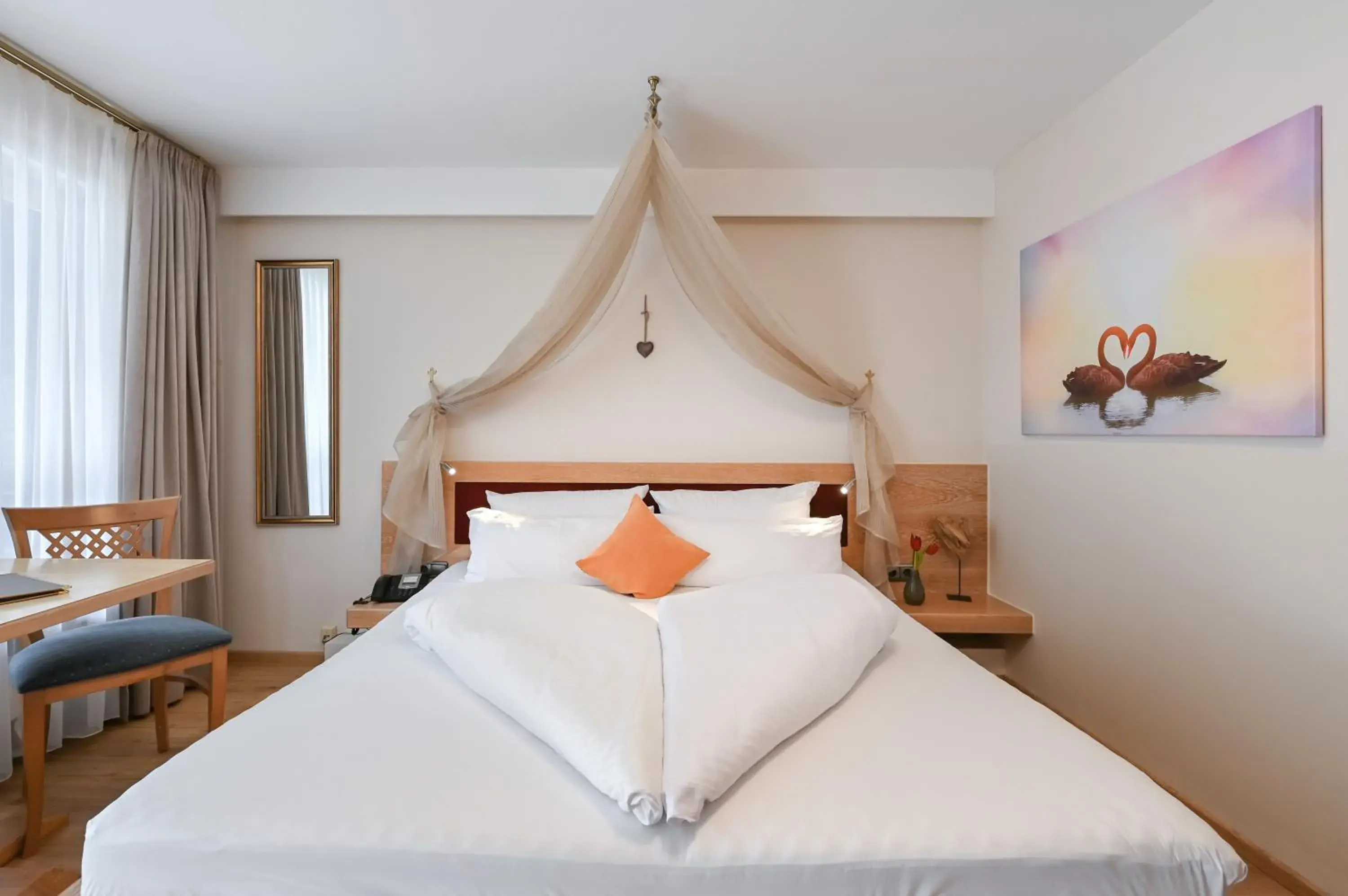 Bed in Hotel Alpenstuben