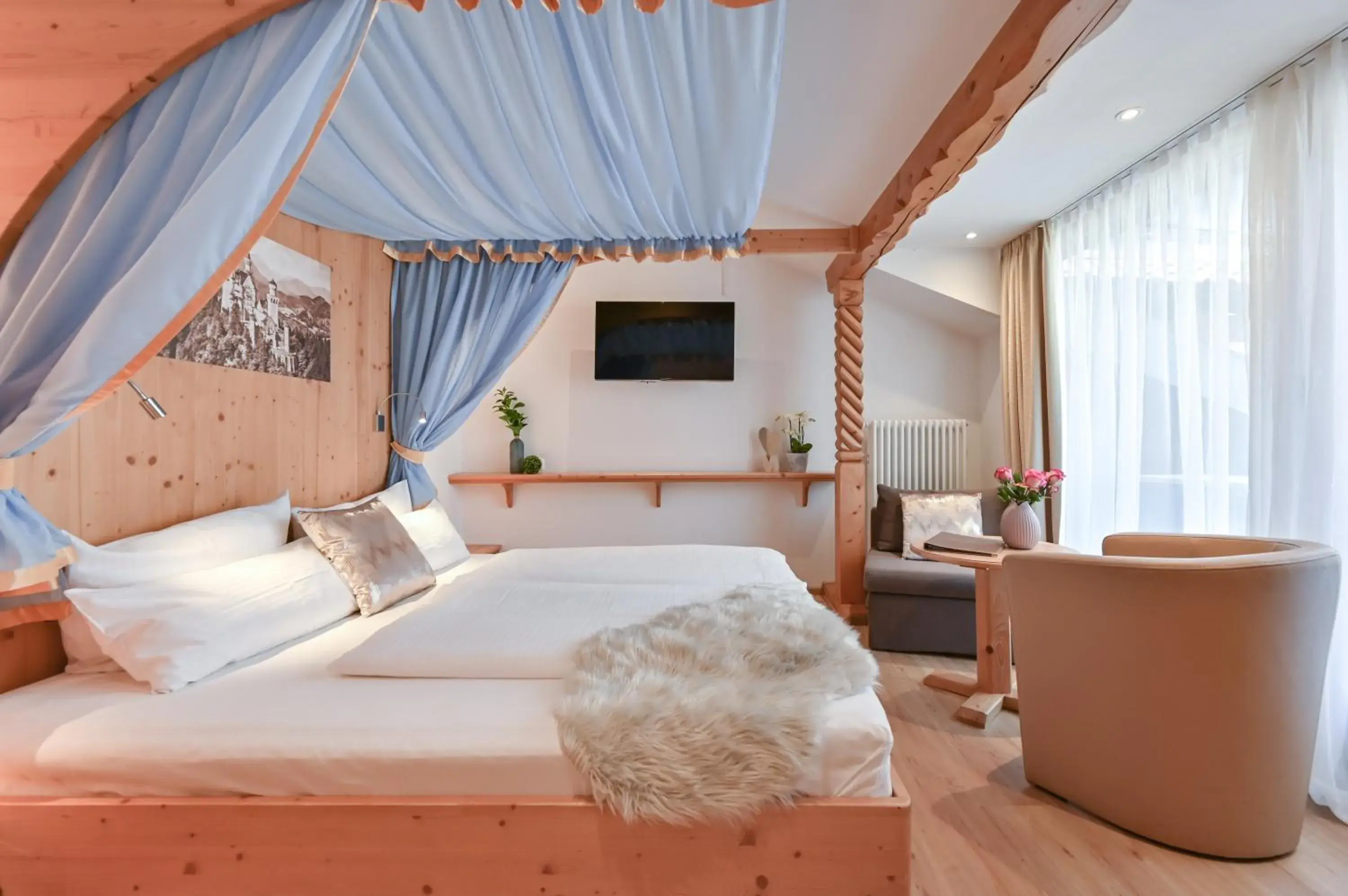 Bed in Hotel Alpenstuben