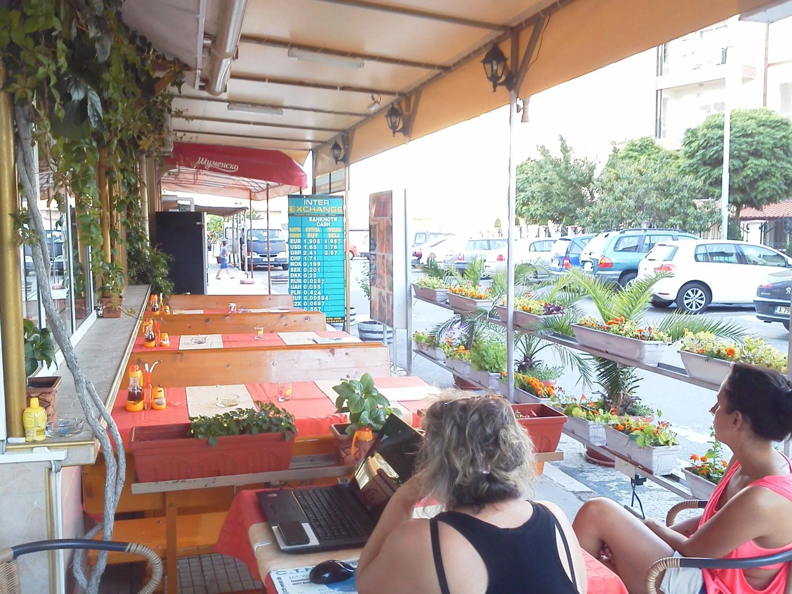 Restaurant/places to eat in Krasi Hotel
