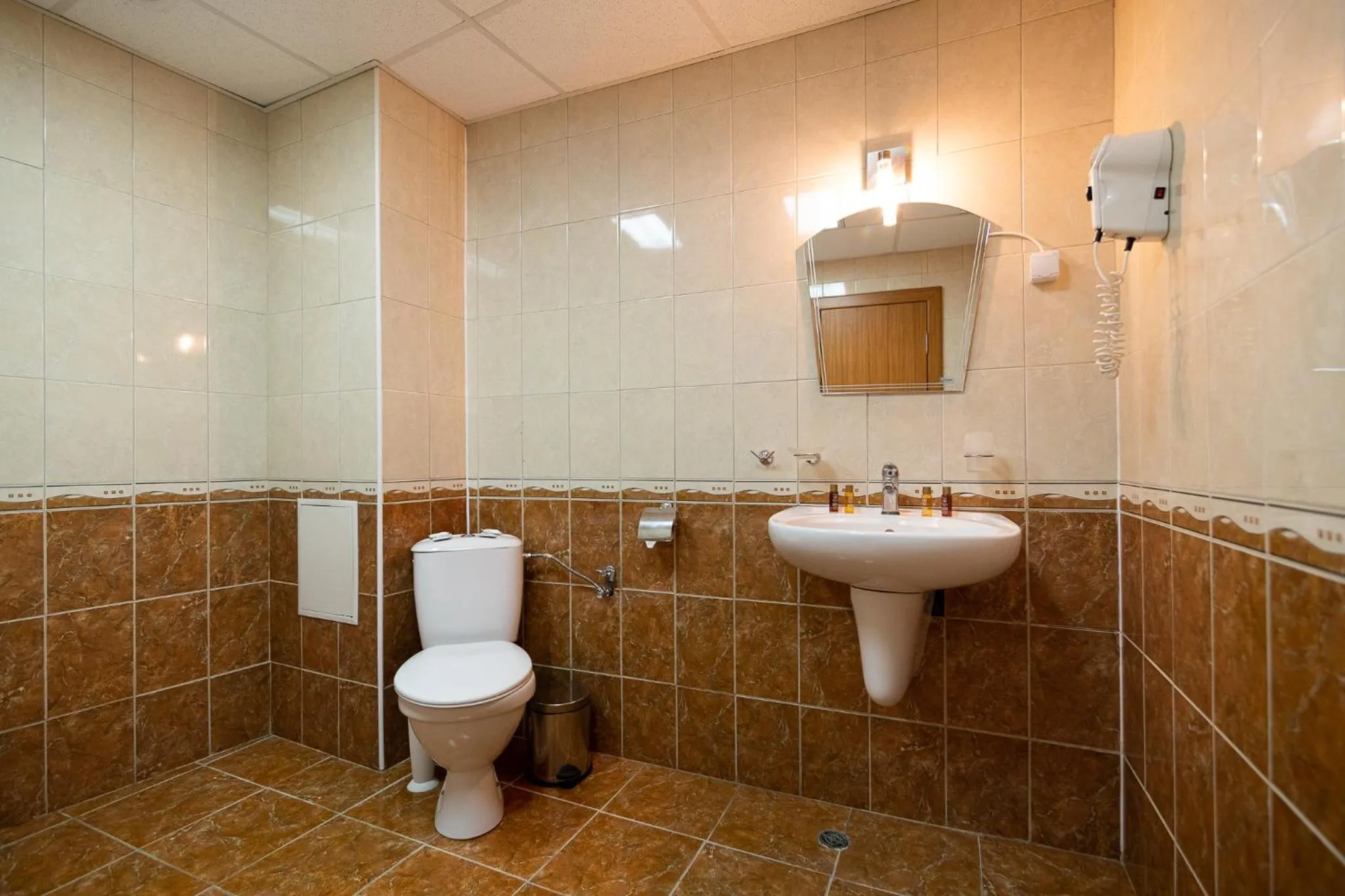 Toilet in Adamo Hotel