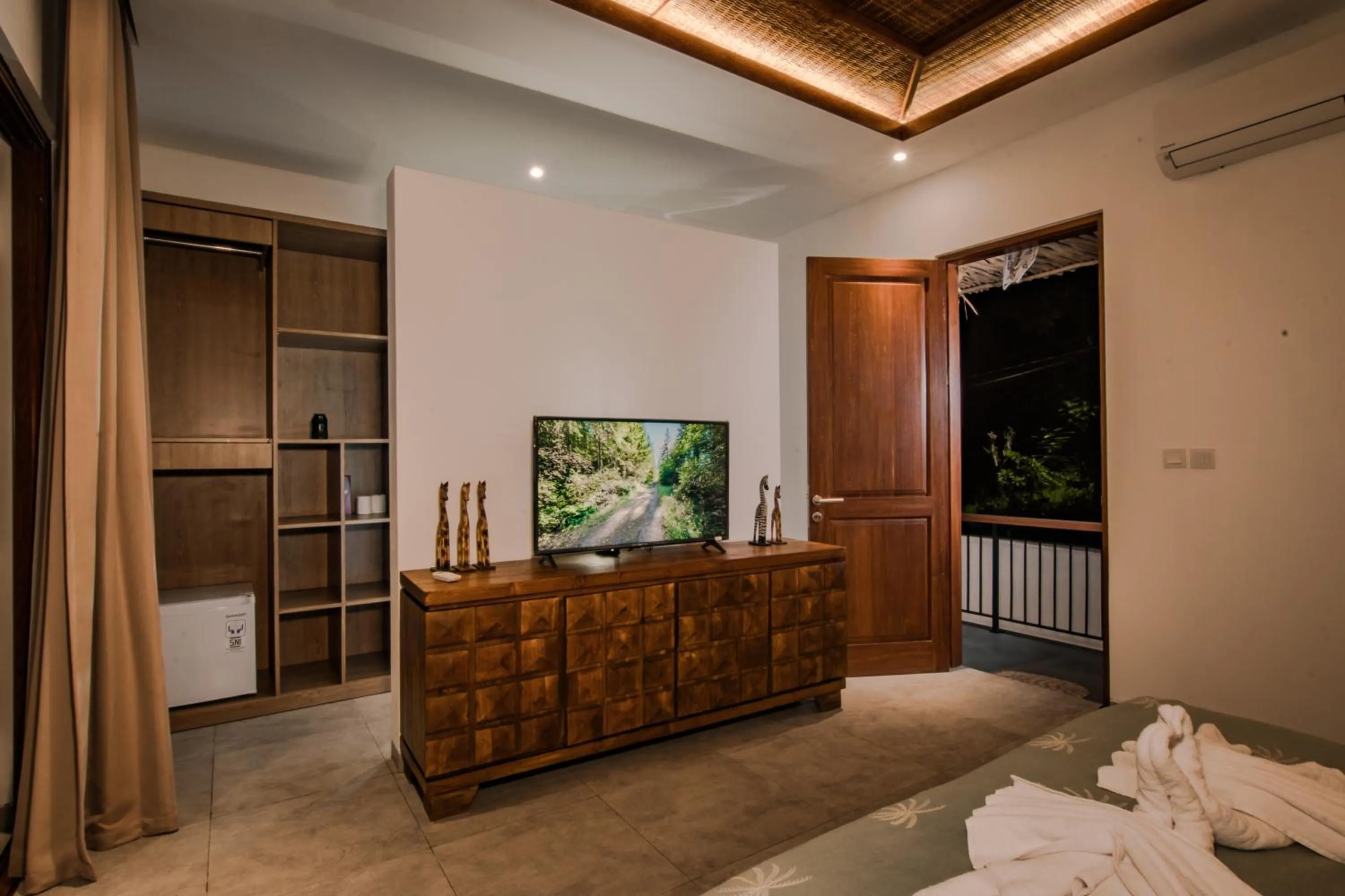 TV and multimedia in Abinawa Hill