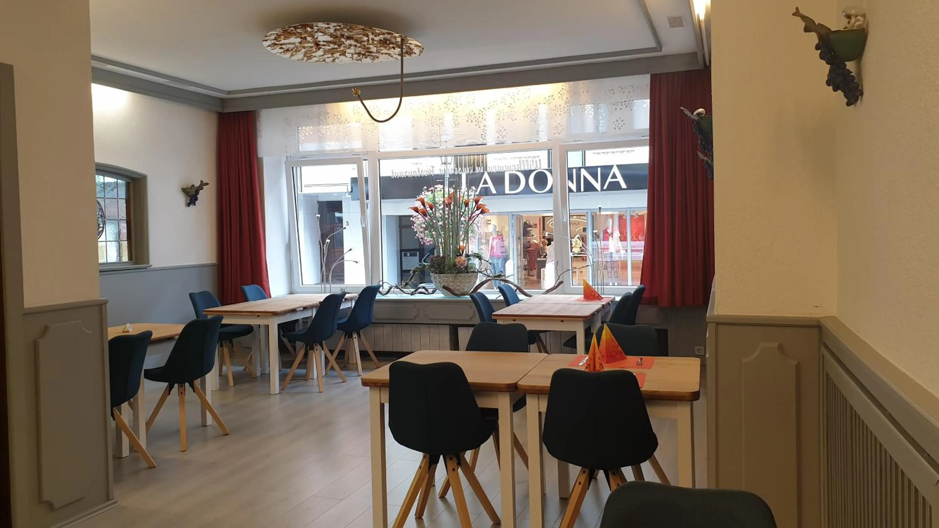 Restaurant/places to eat in Hotel Krupp