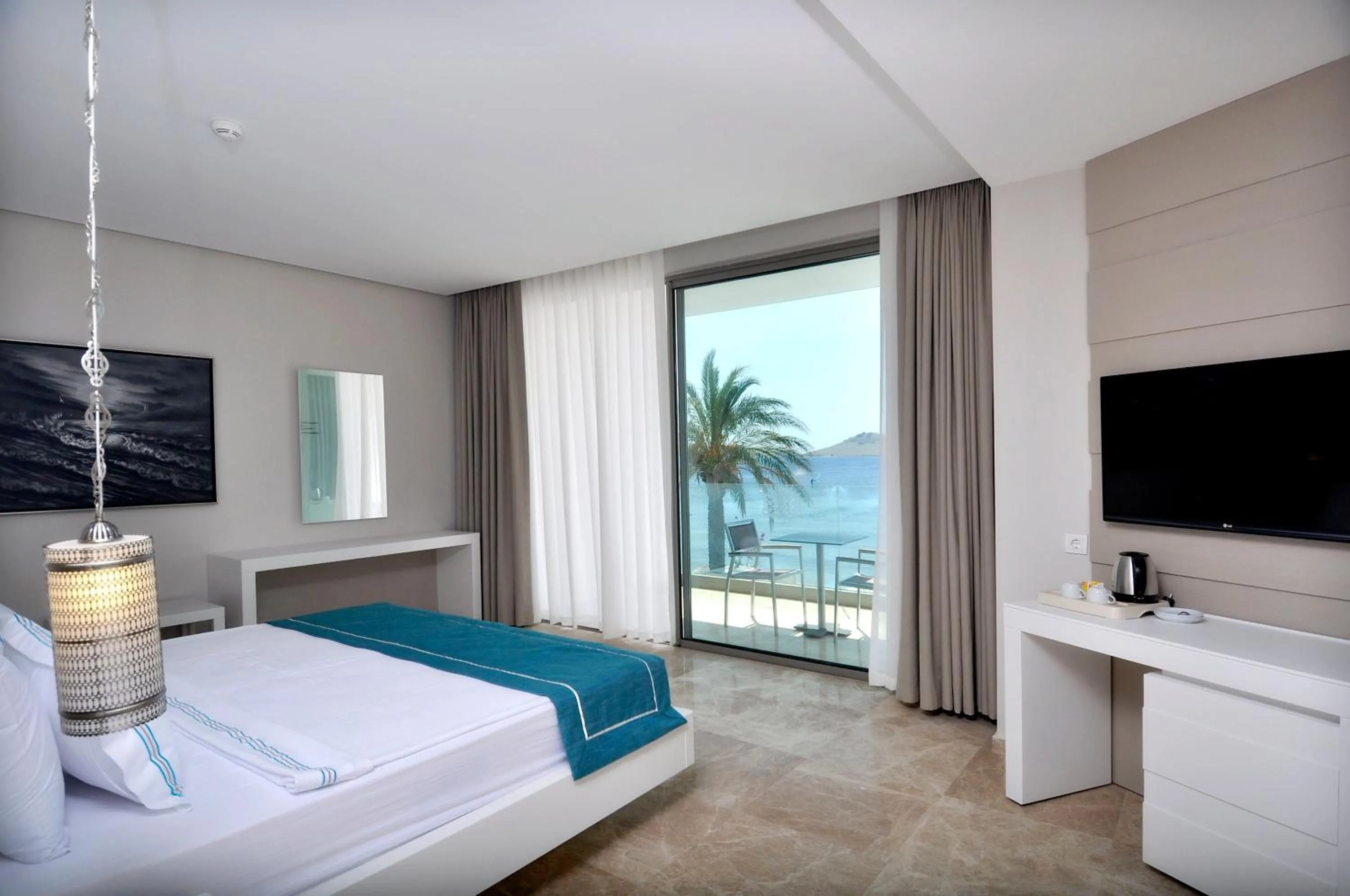 Sea view, Bed in Lugga Boutique Hotel & Beach