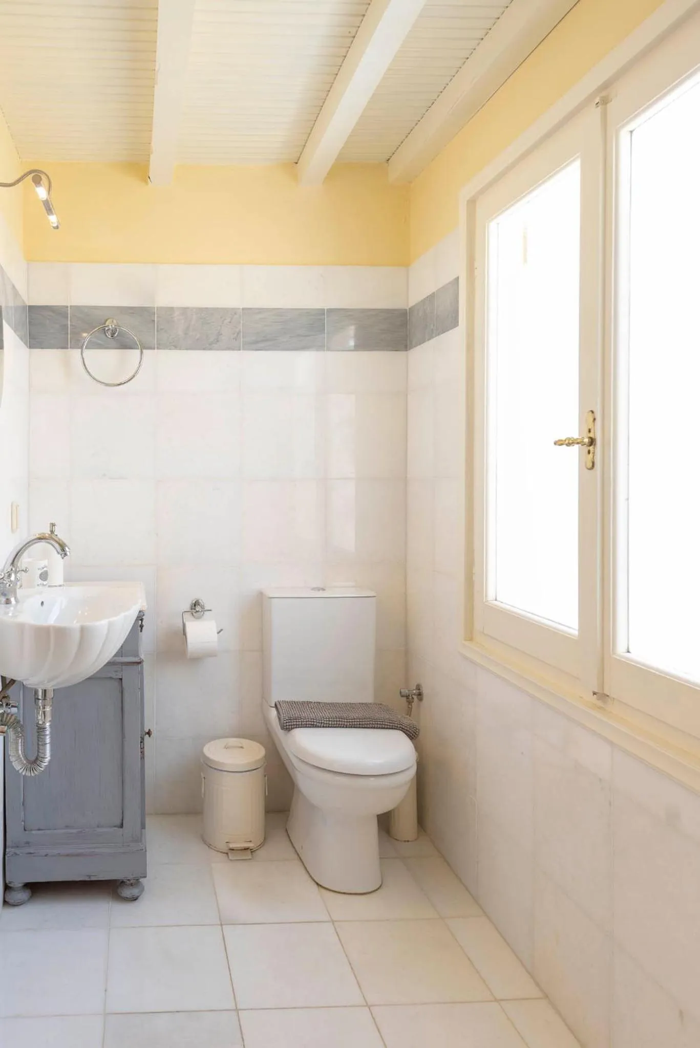 Toilet in Villa Maria-Syros