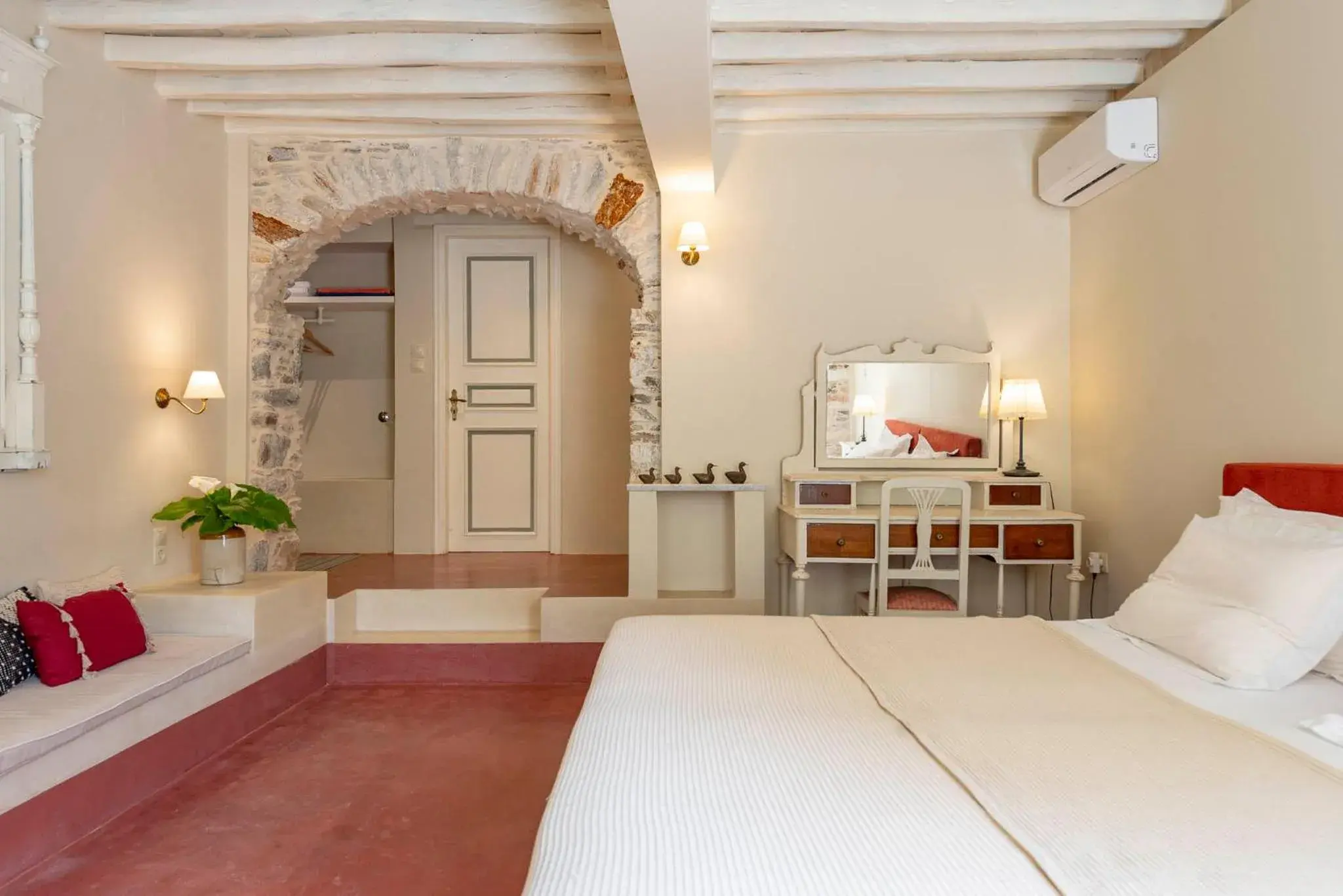 Double or Twin Room with Bathroom - single occupancy in Villa Maria-Syros Double or Twin Room with Bathroom - single occupancy in Villa Maria-Syros