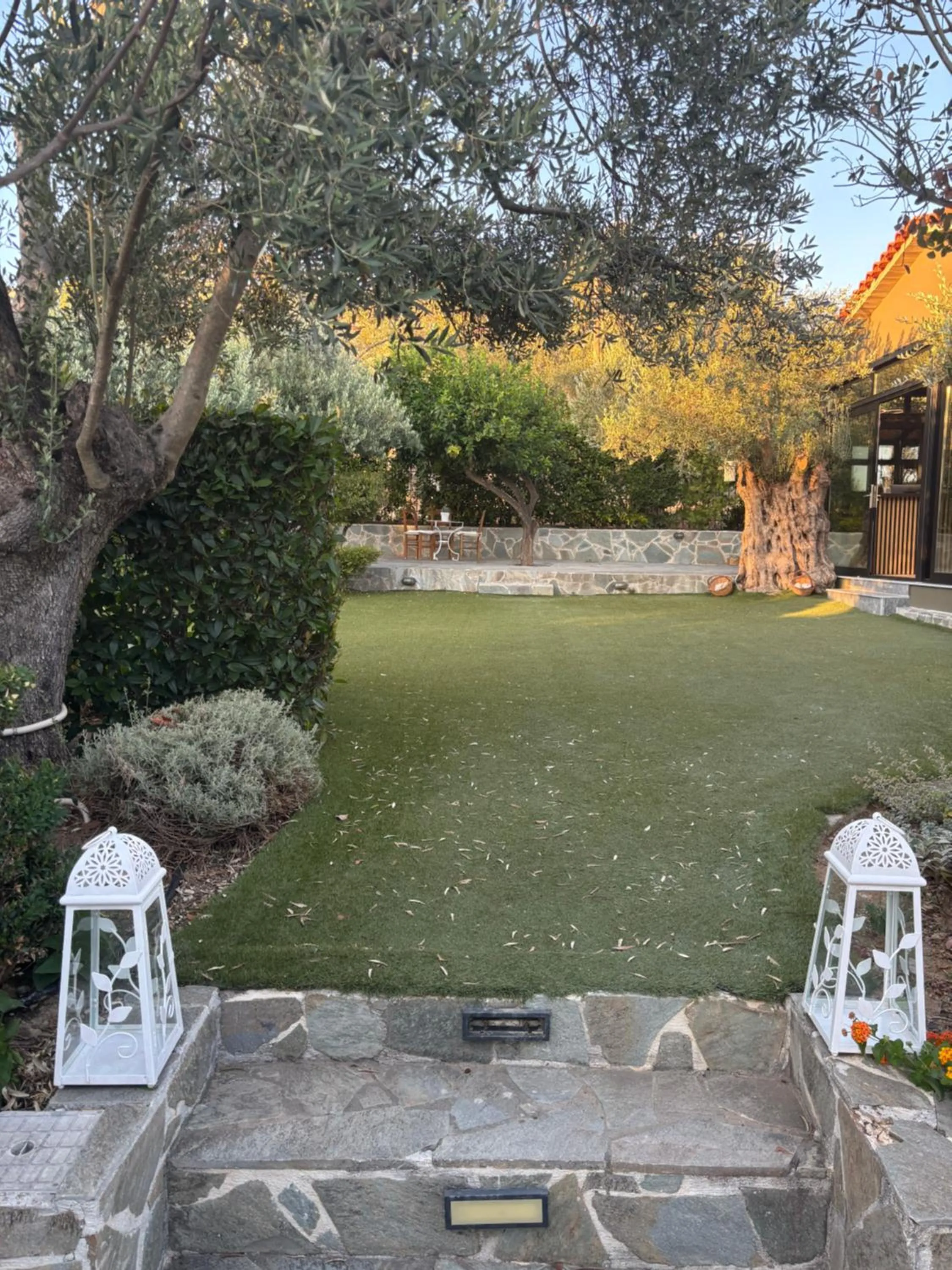 Property building in Ampoulos Rooms & Apartments