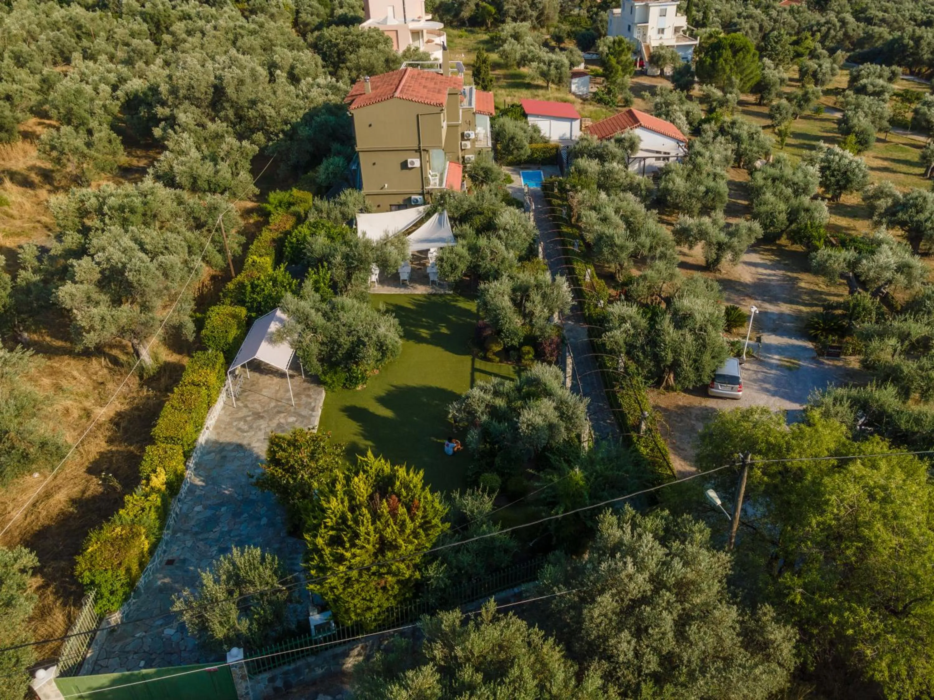 Property building in Ampoulos Rooms & Apartments