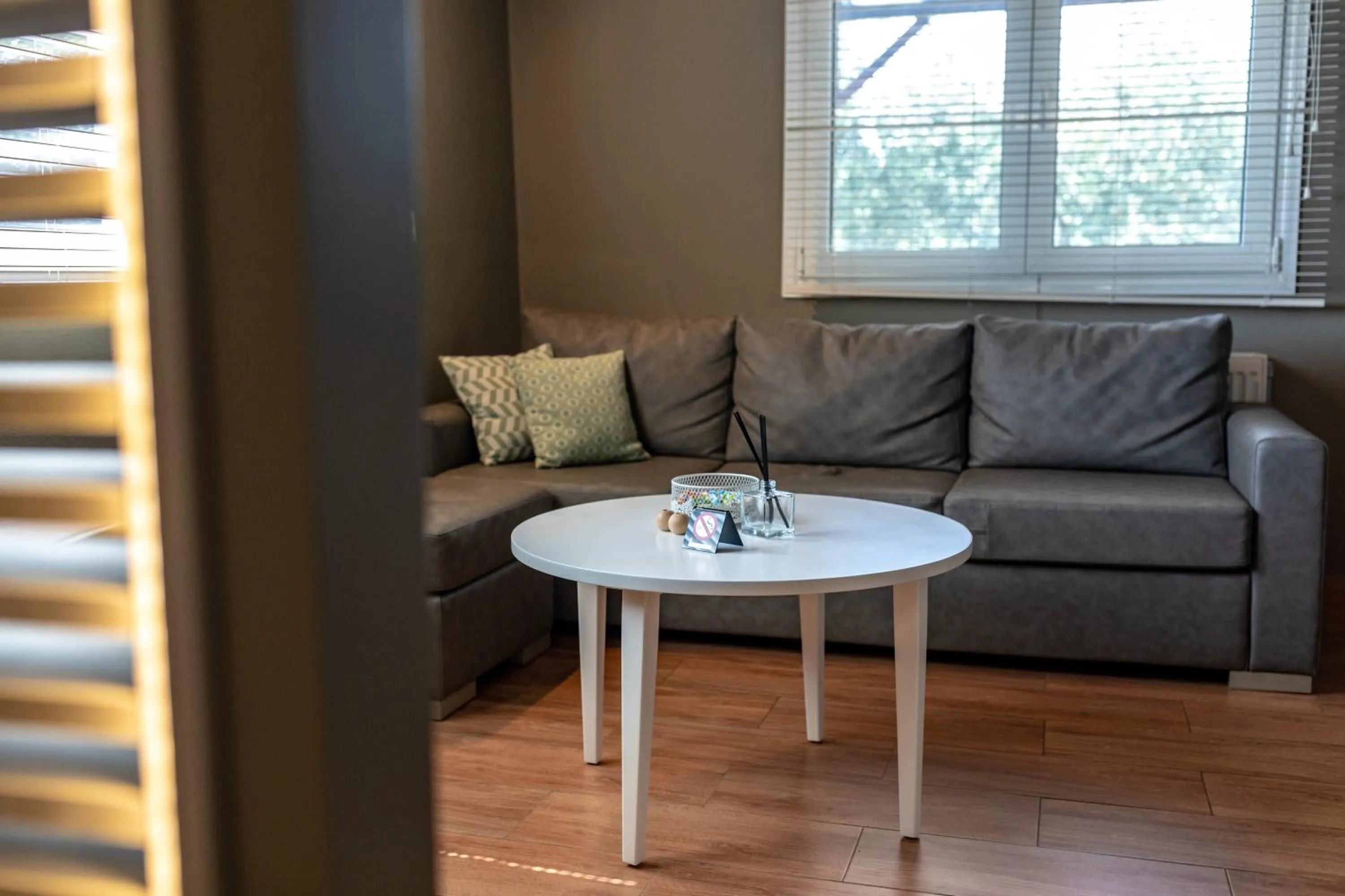 Ampoulos Rooms & Apartments