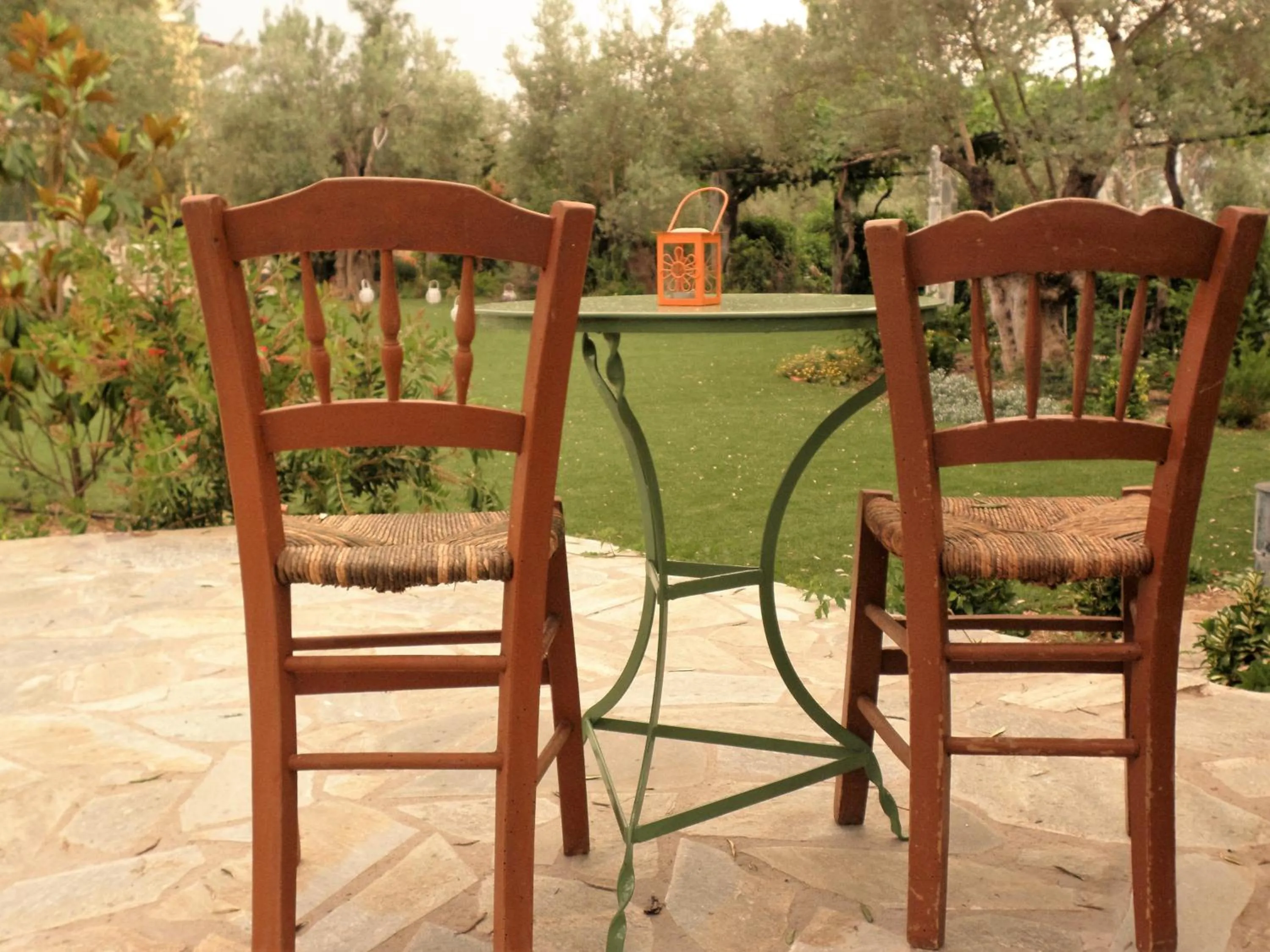 Patio in Ampoulos Rooms & Apartments