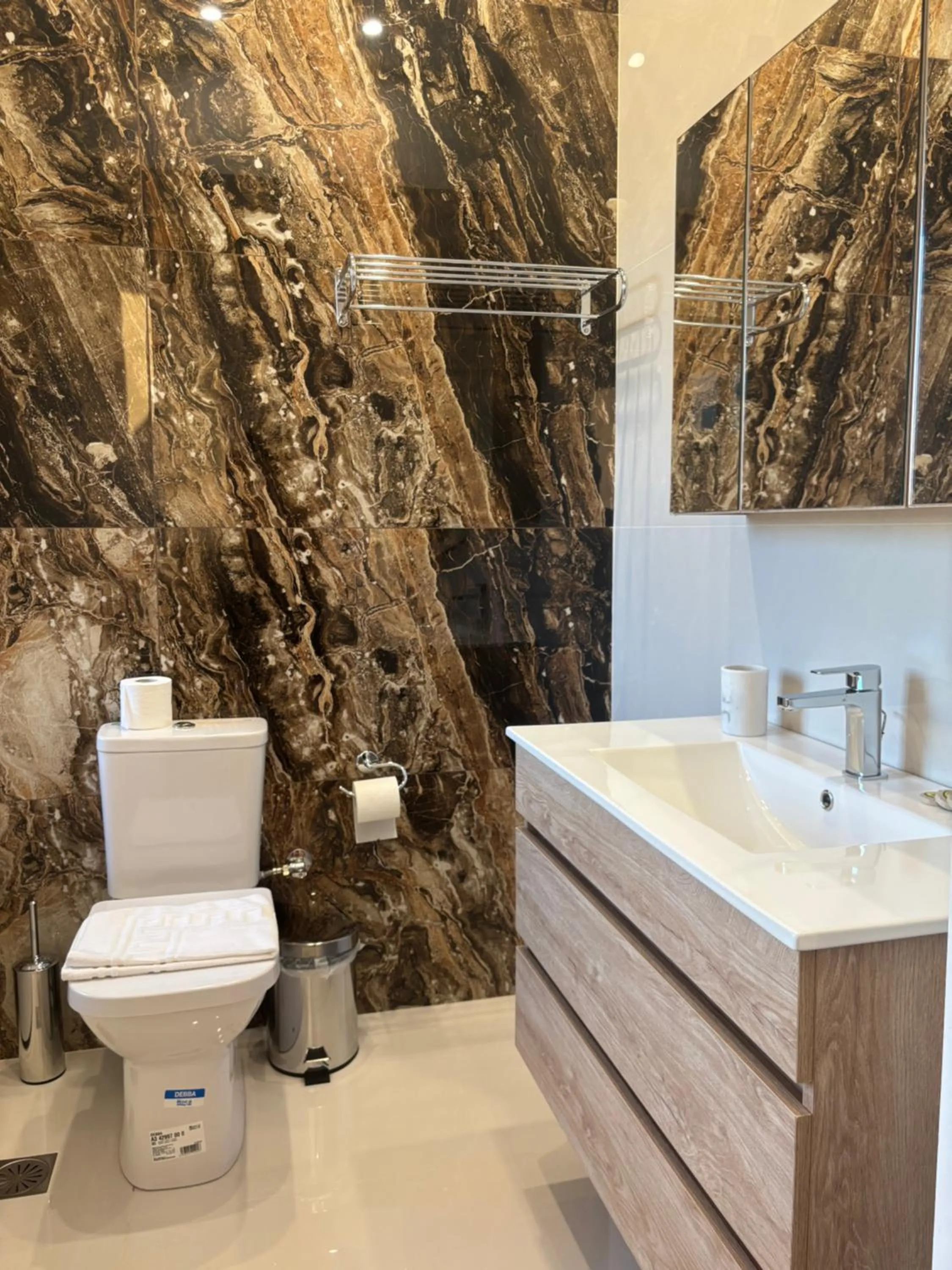 Ampoulos Rooms & Apartments