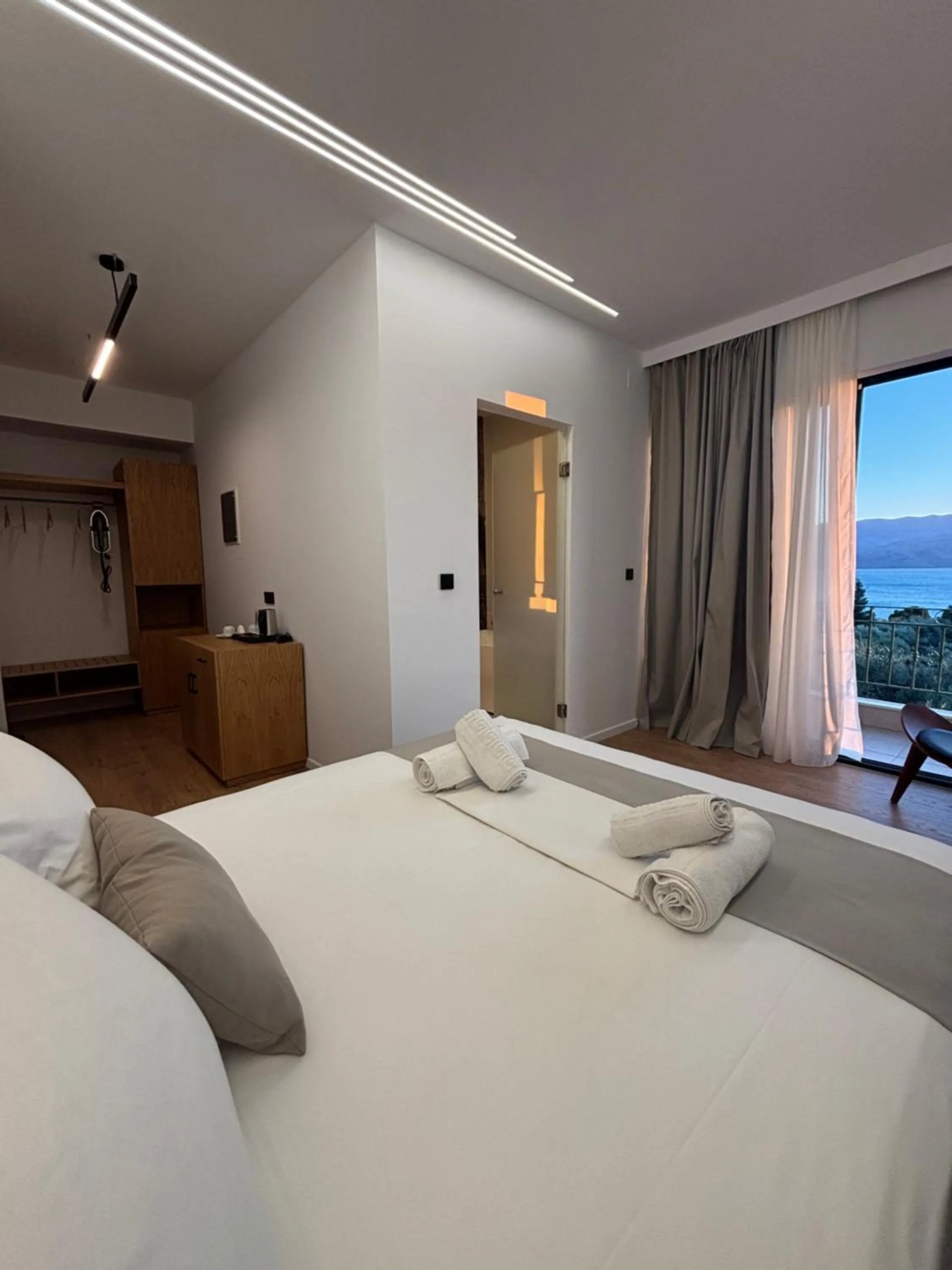 Bed in Ampoulos Rooms & Apartments