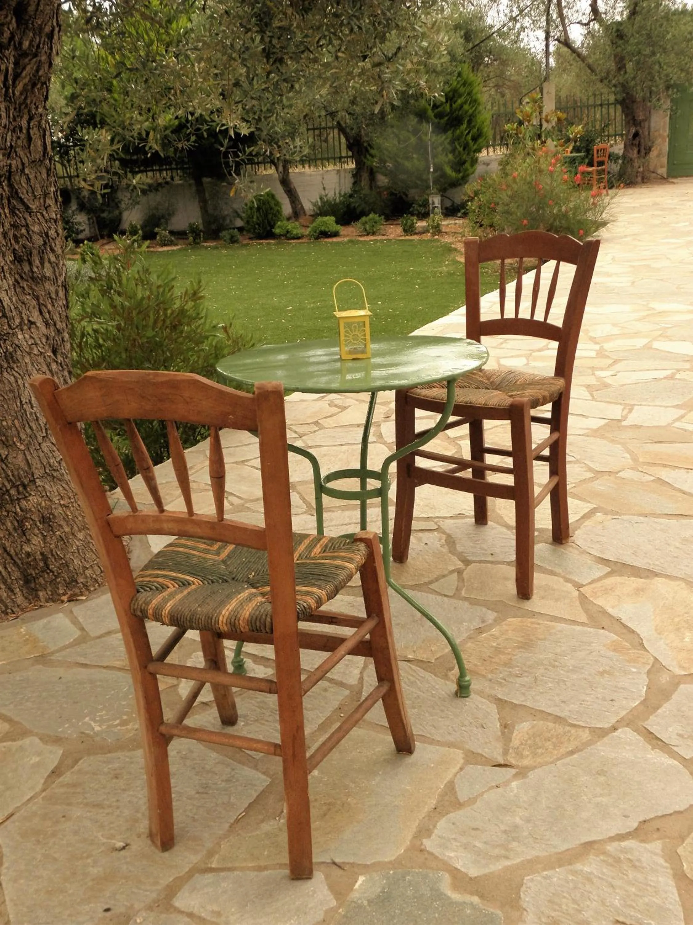 Patio in Ampoulos Rooms & Apartments