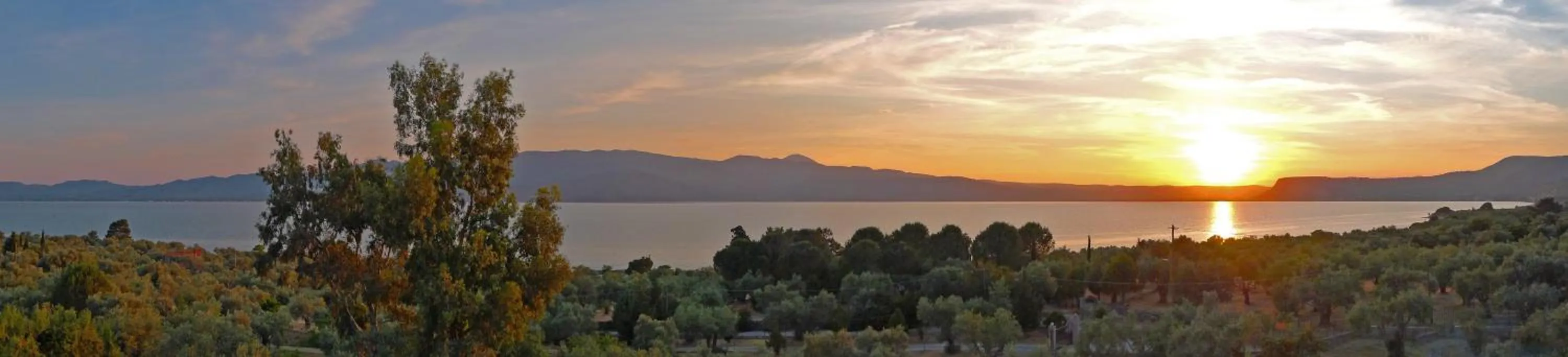 Sea view in Ampoulos Rooms & Apartments