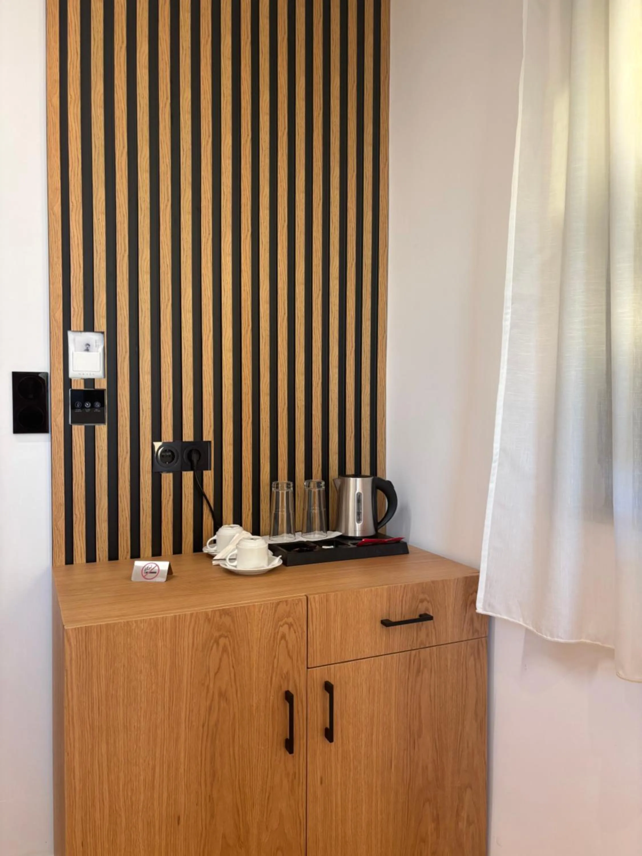 Ampoulos Rooms & Apartments