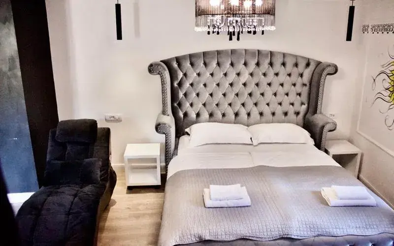 Bed in Galeria Valeria Seaside Downtown - MAG Quaint & Elegant Boutique Hotels Bed in Galeria Valeria Seaside Downtown - MAG Quaint & Elegant Boutique Hotels