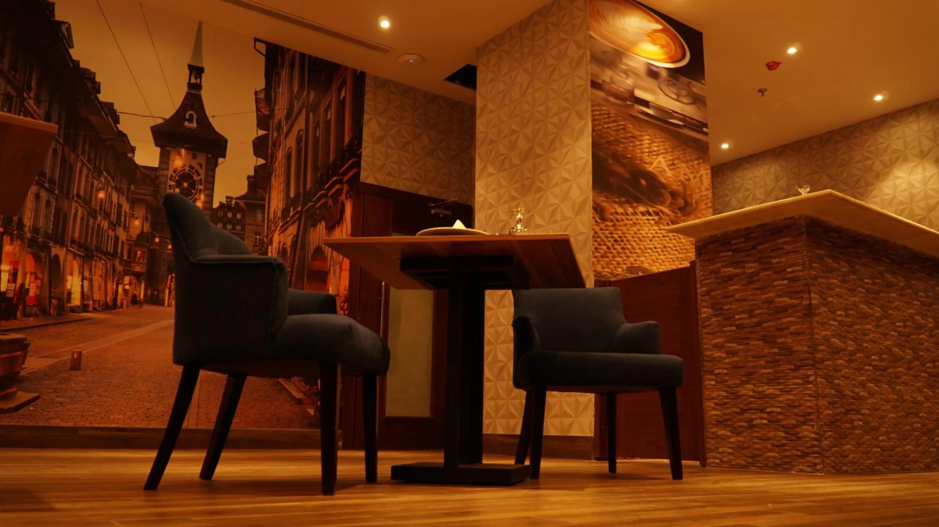 Restaurant/places to eat in Eva Hotel