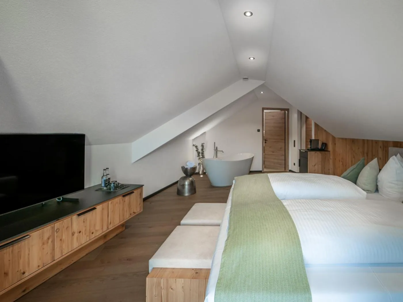 Photo of the whole room, Bed in Mäsers Allgäuherz