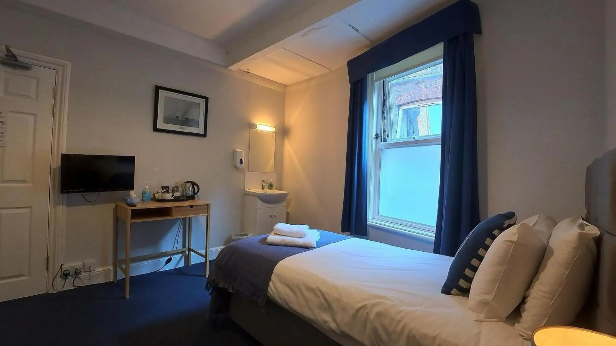 Bedroom, Bed in Royal Temple Yacht Club