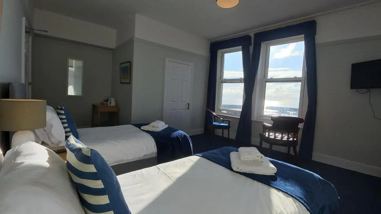 Twin Room with Sea View in Royal Temple Yacht Club Twin Room with Sea View in Royal Temple Yacht Club