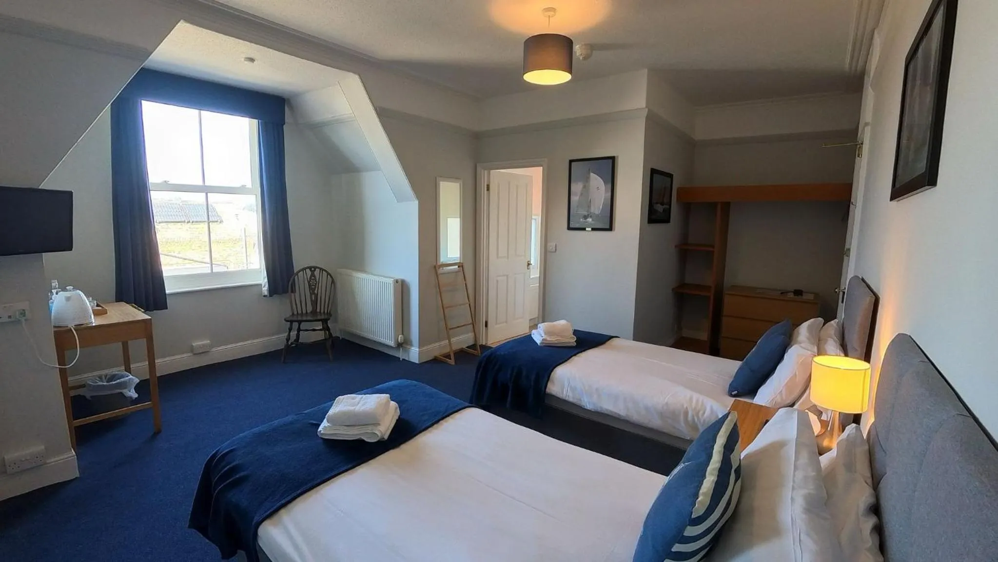 Bedroom, Bed in Royal Temple Yacht Club