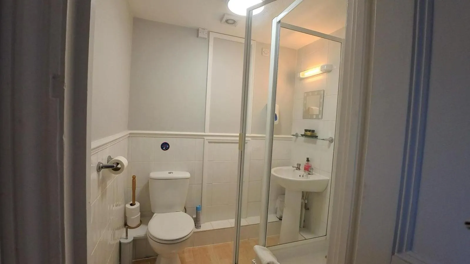 Bathroom in Royal Temple Yacht Club