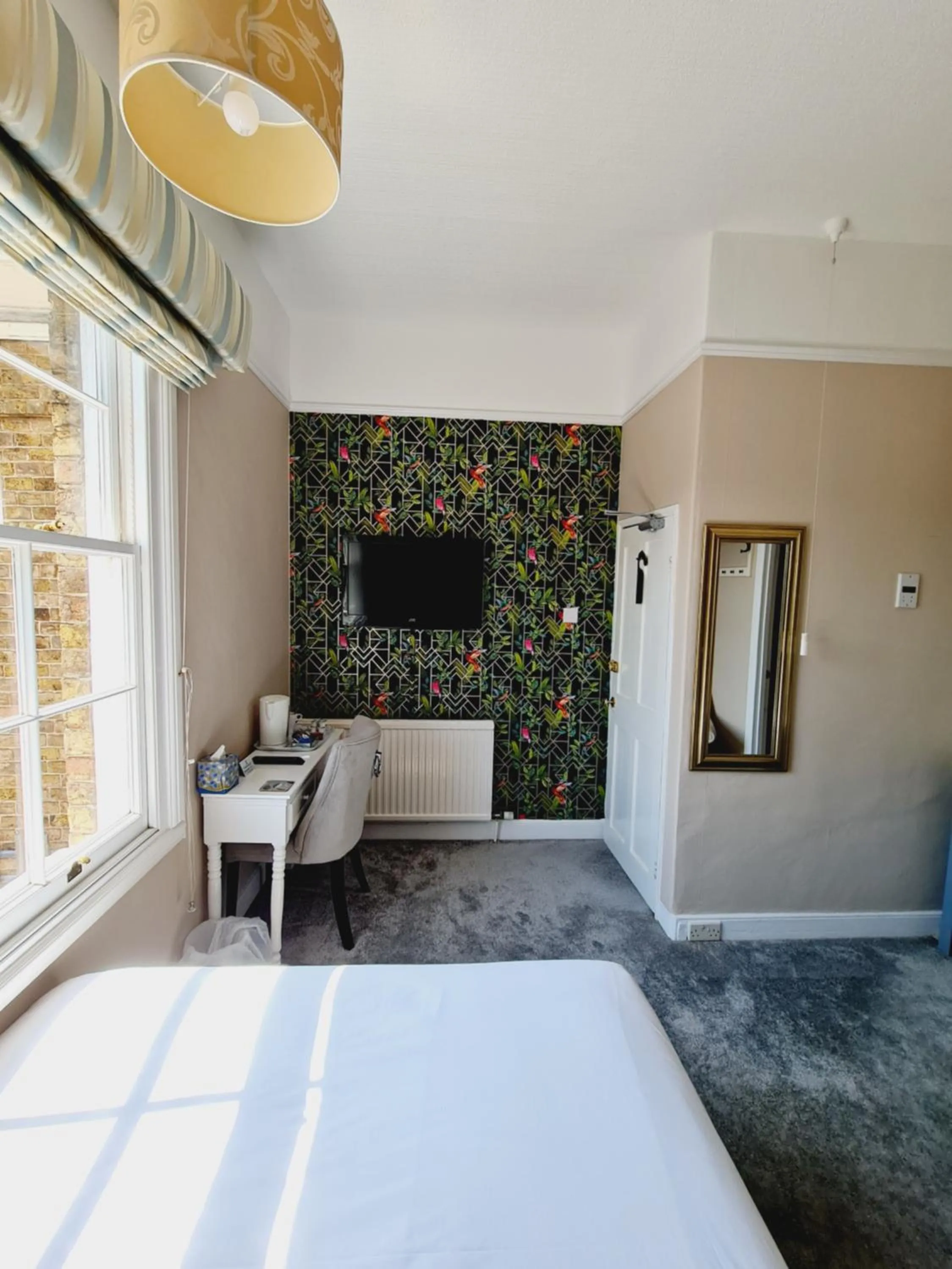 Bed in Beaufort Lodge - Town centre - Free parking