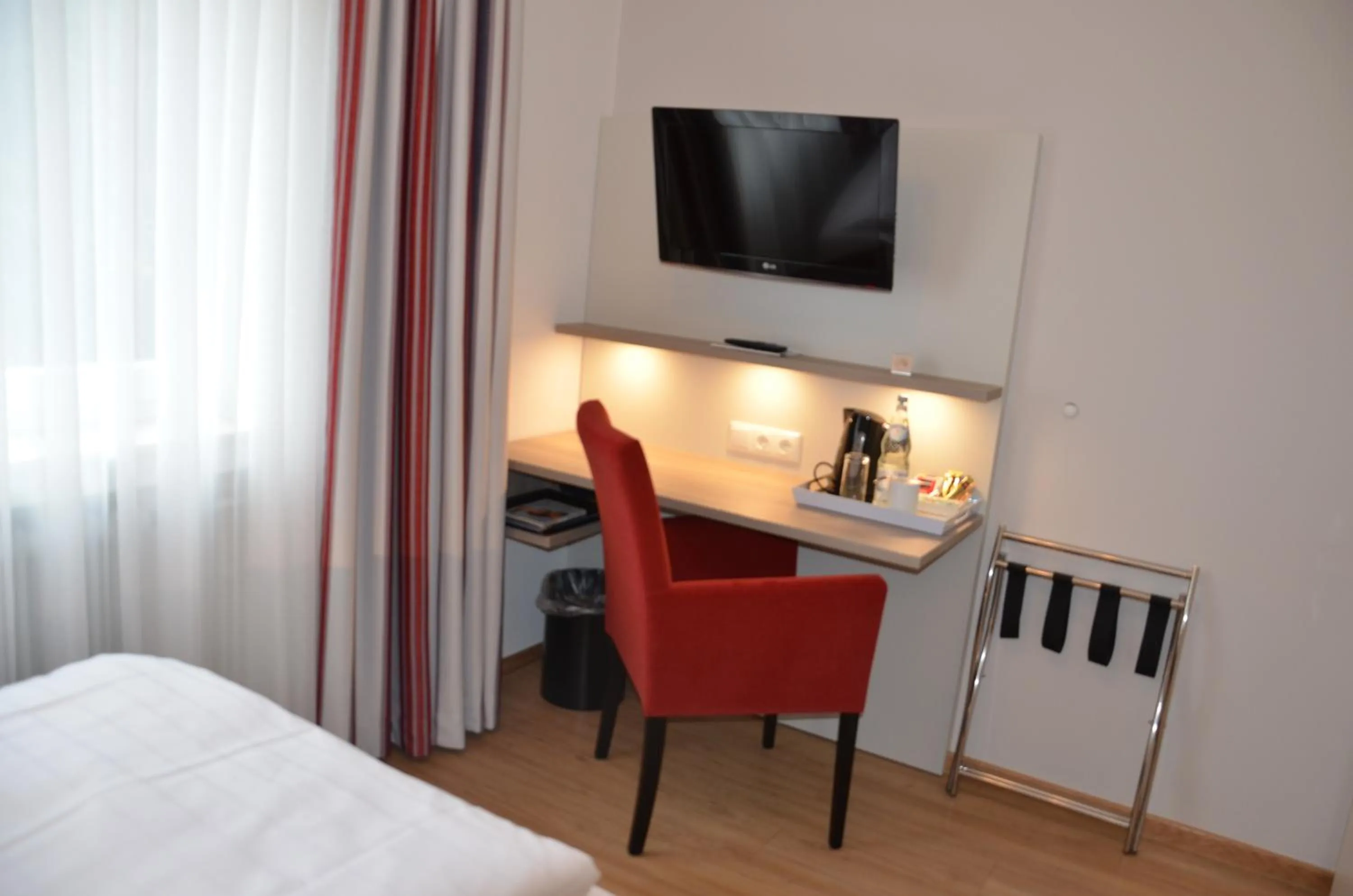 Photo of the whole room, Bed in Flair Hotel am Rosenhügel - Garni