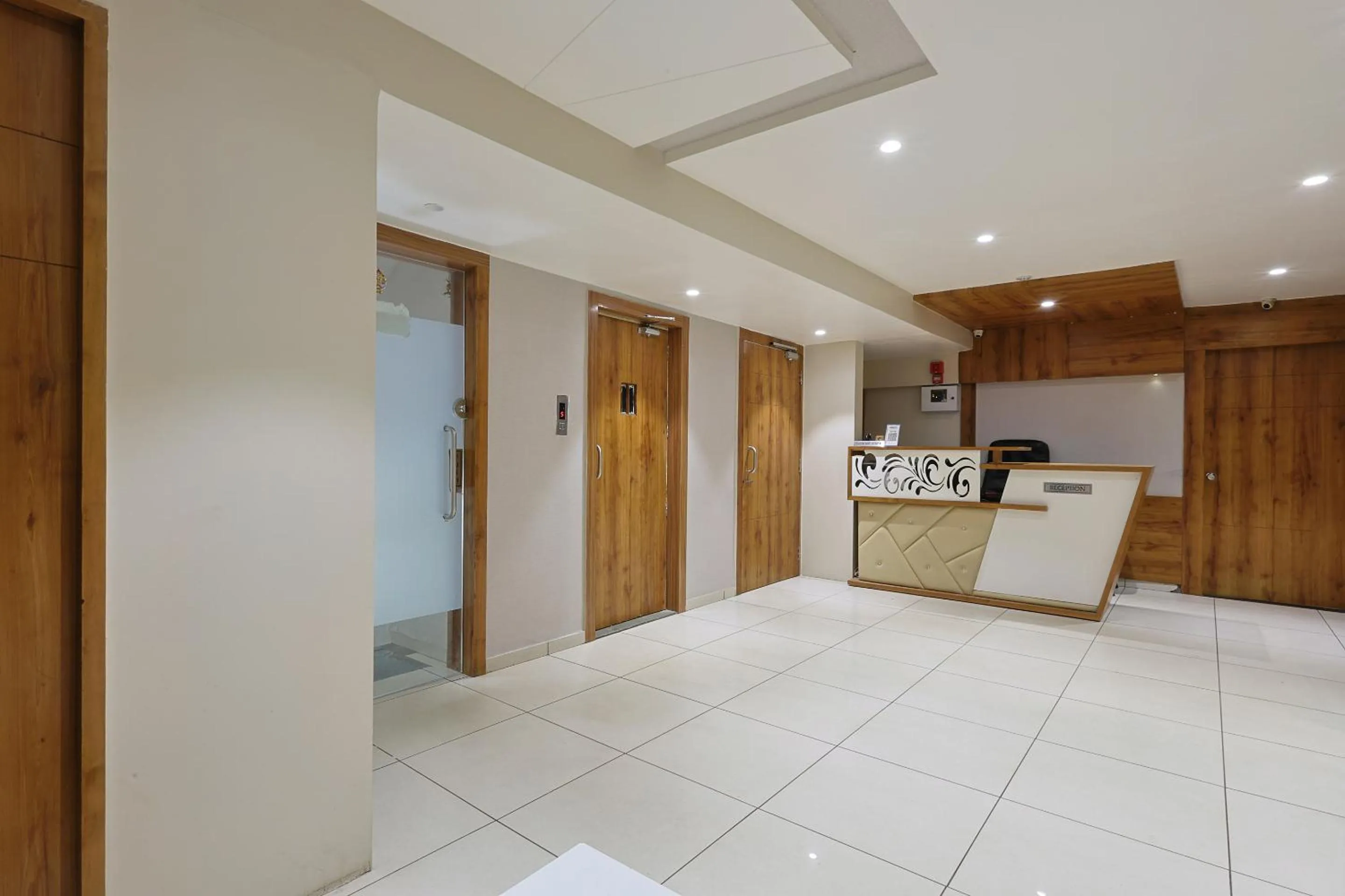 Lobby or reception in HOTEL SHALIGRAM