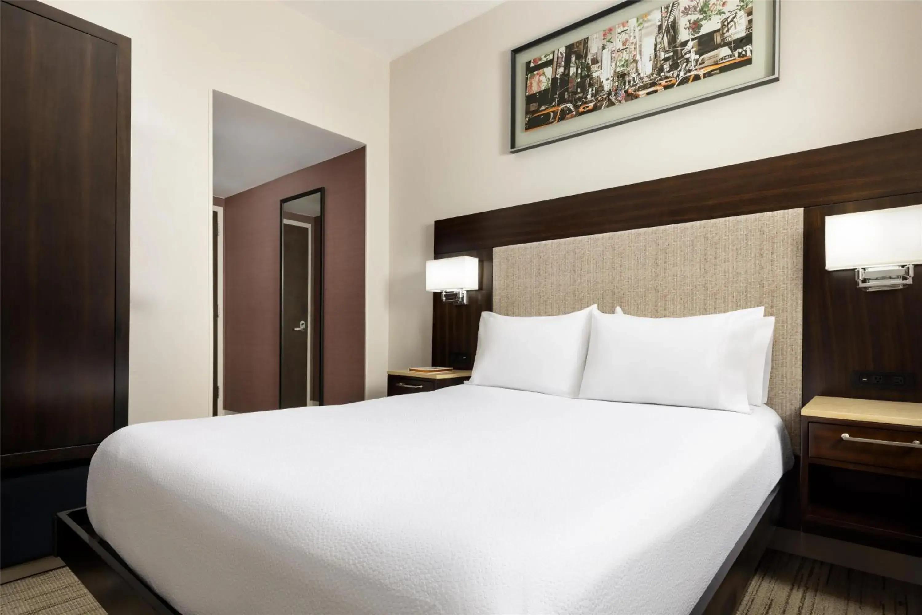 Queen Room with City View in Hilton Garden Inn New York - Times Square Central Queen Room with City View in Hilton Garden Inn New York - Times Square Central