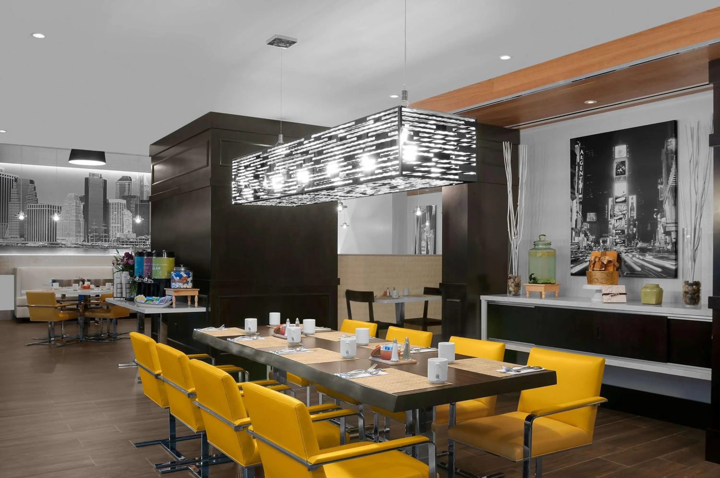 Restaurant/places to eat in Hilton Garden Inn New York - Times Square Central