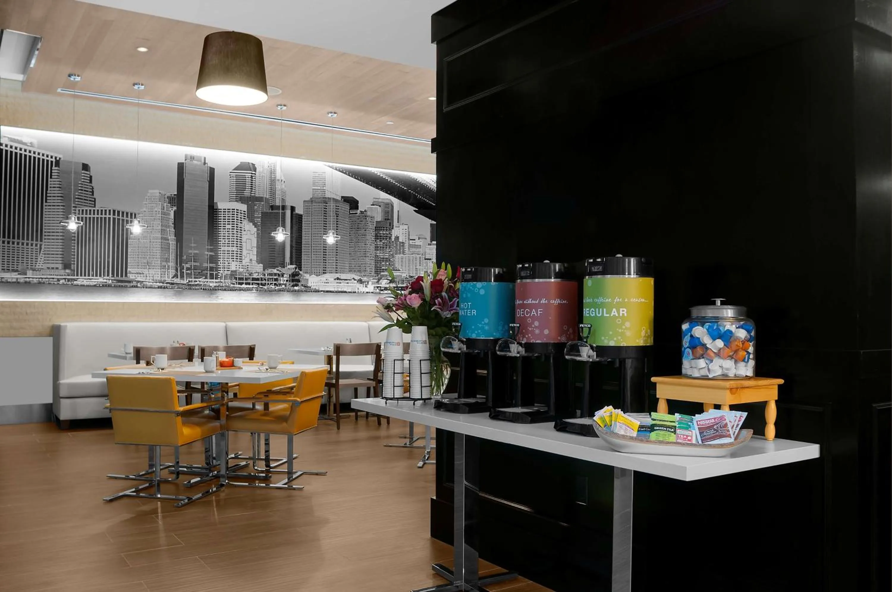 Dining area in Hilton Garden Inn New York - Times Square Central