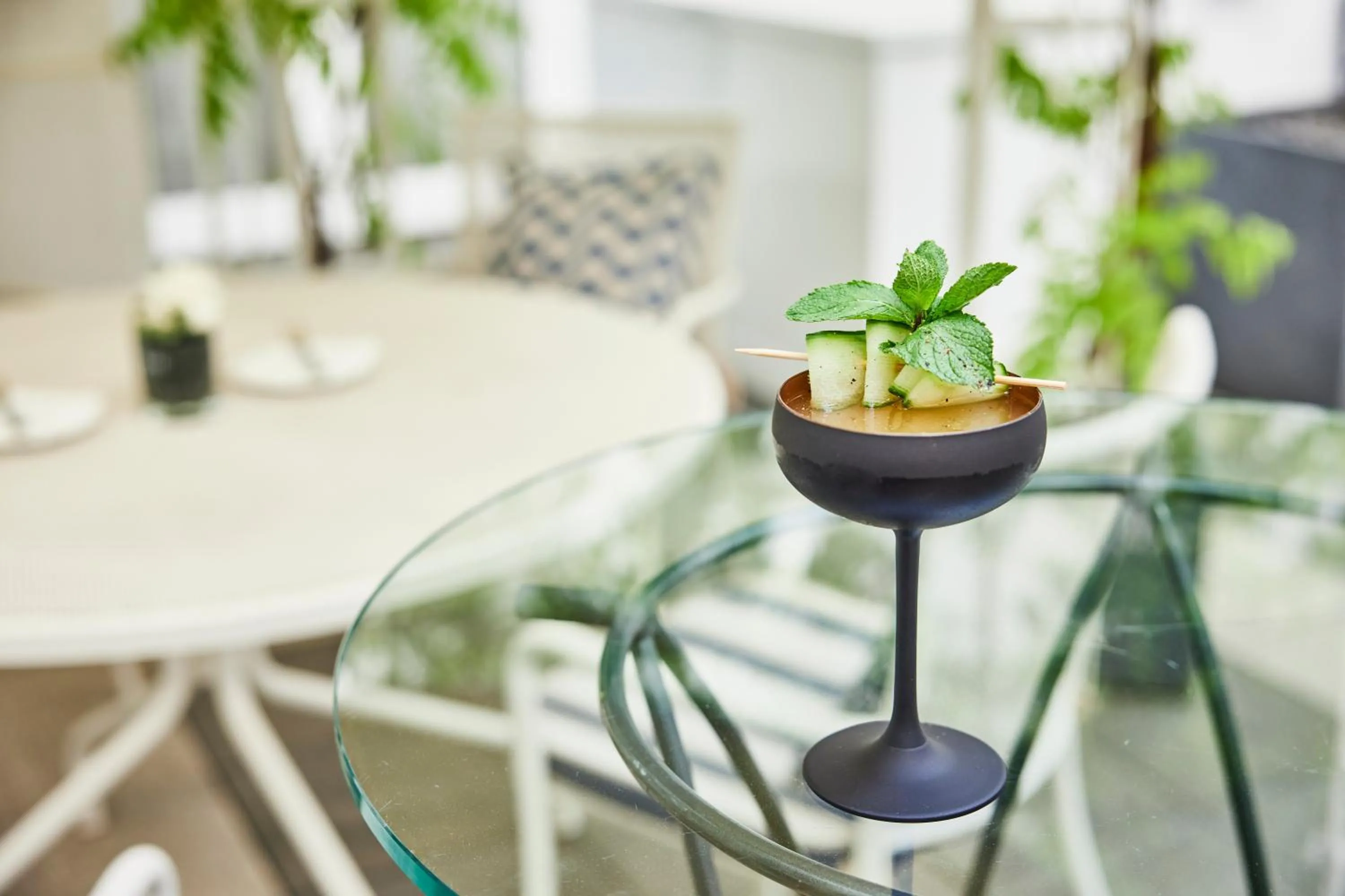 Drinks in Hotel Atlantic Hamburg, Autograph Collection