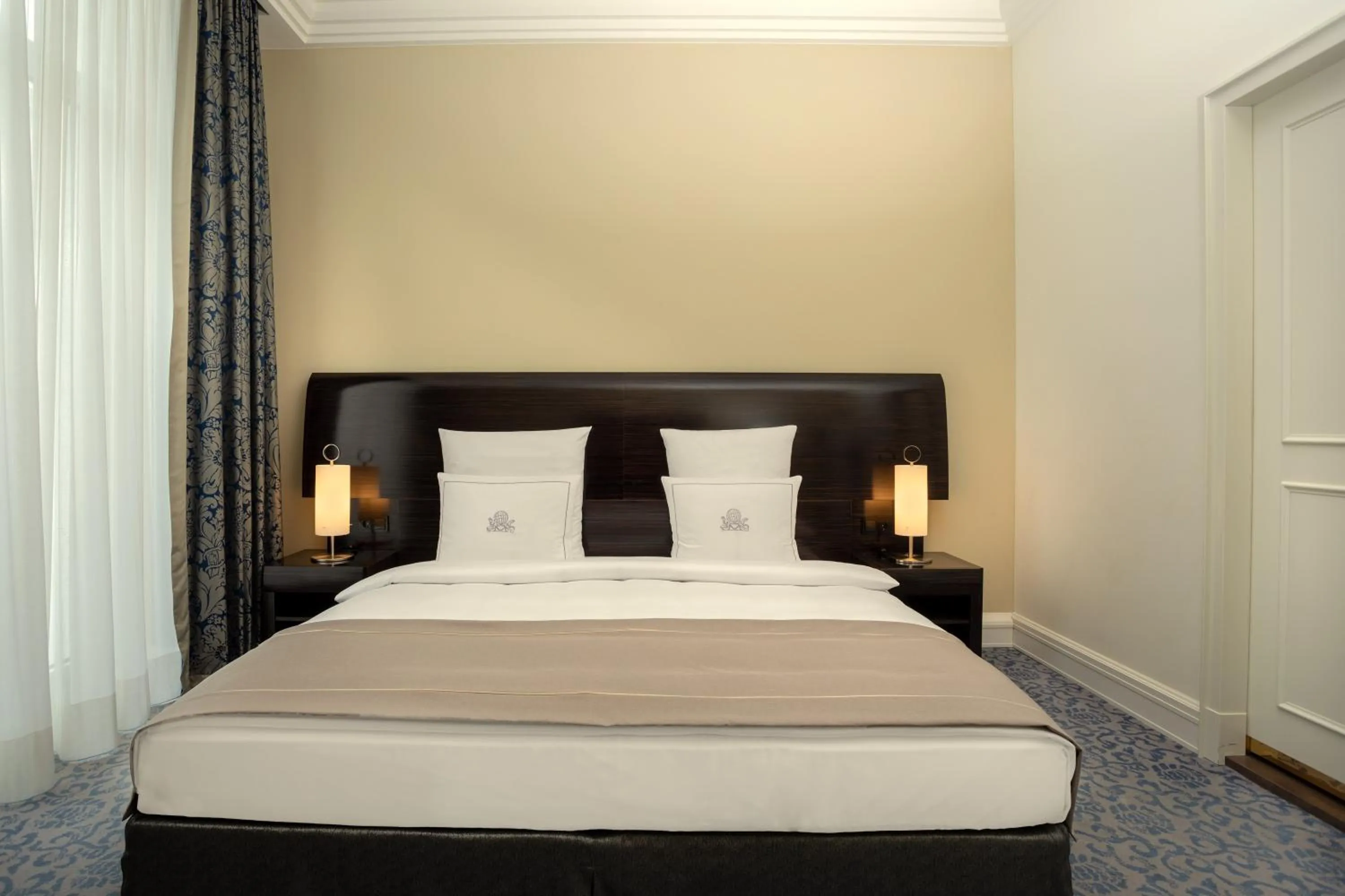 Bed in Hotel Atlantic Hamburg, Autograph Collection