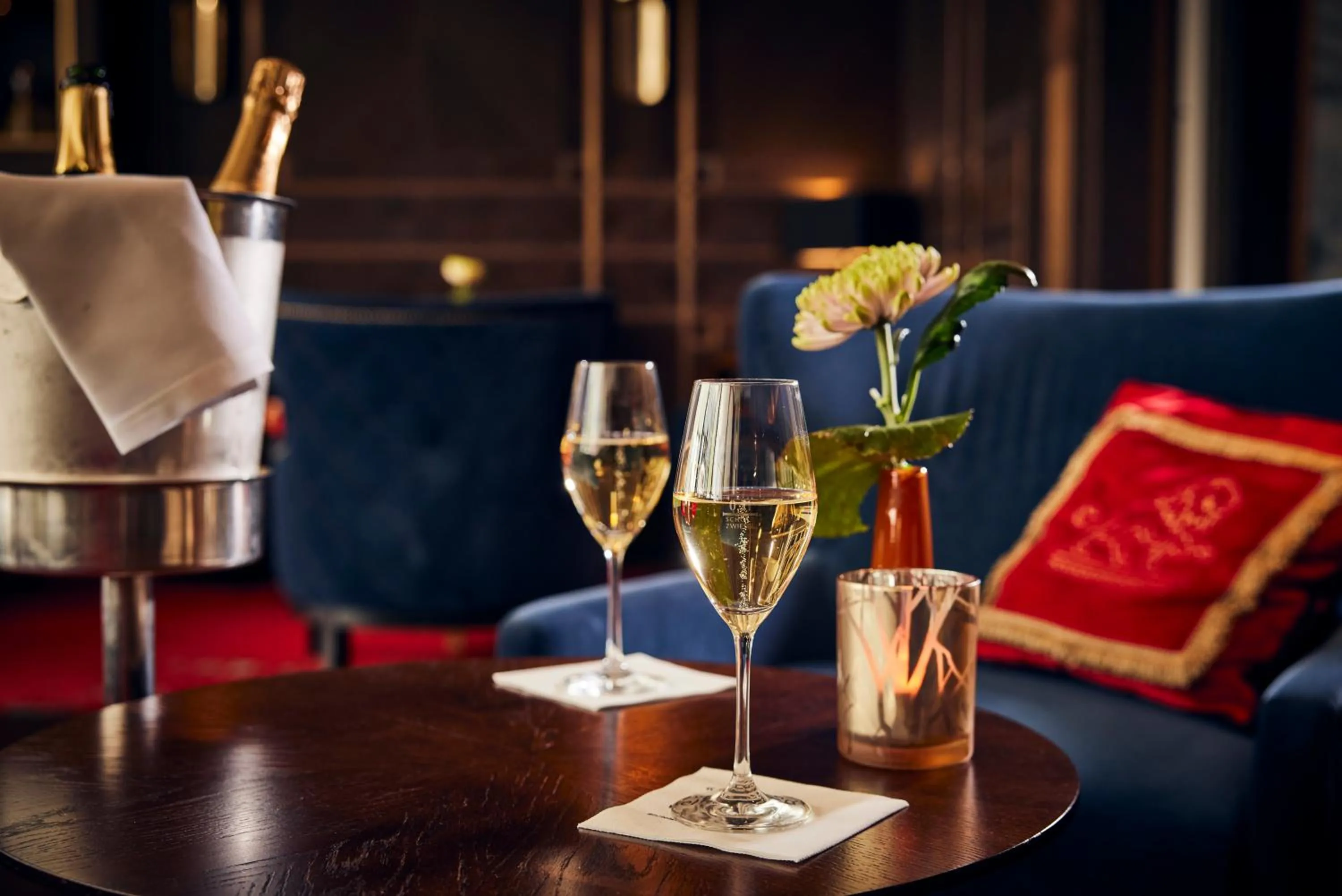 Lounge or bar in Hotel Atlantic Hamburg, Autograph Collection