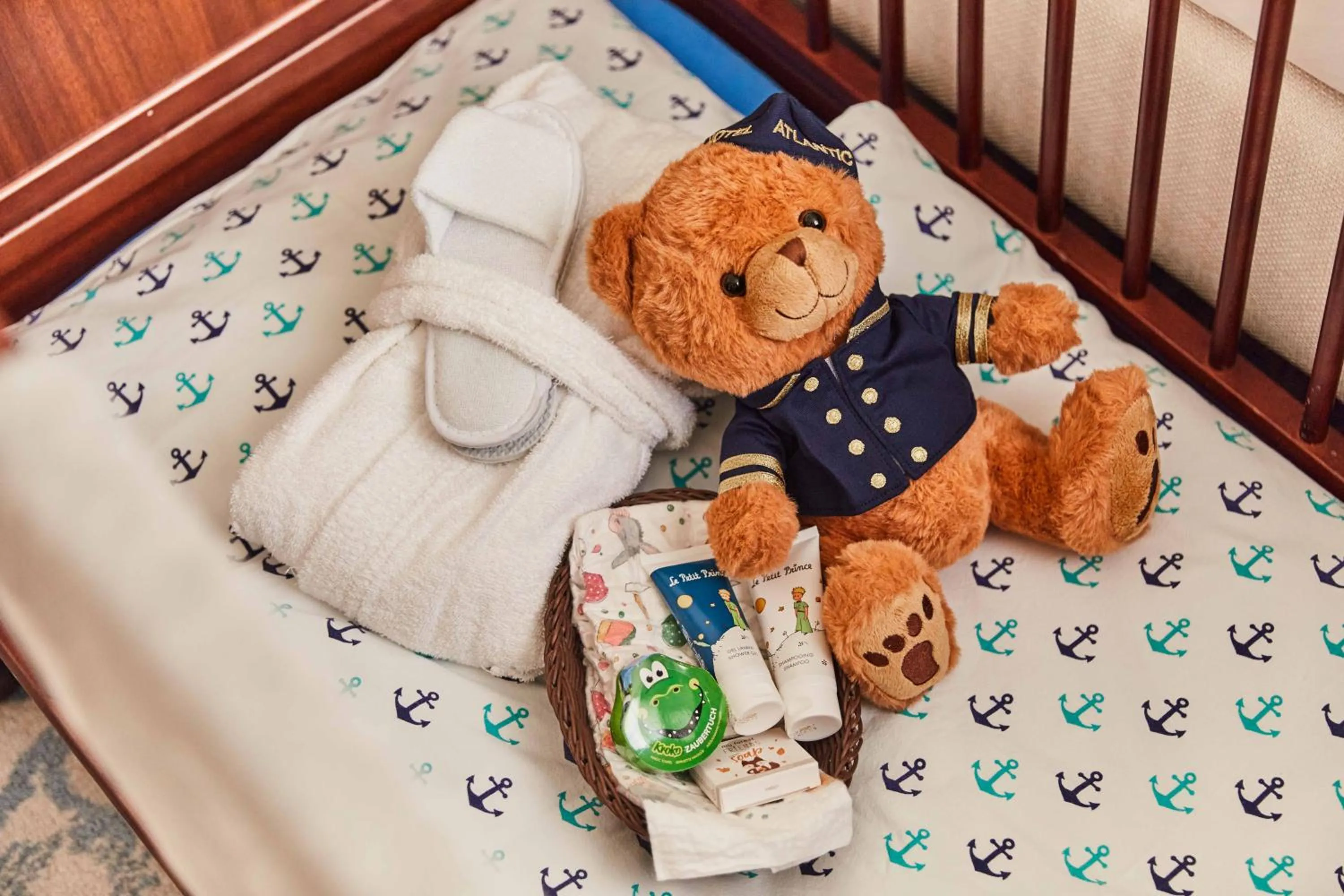 cot, Bed in Hotel Atlantic Hamburg, Autograph Collection