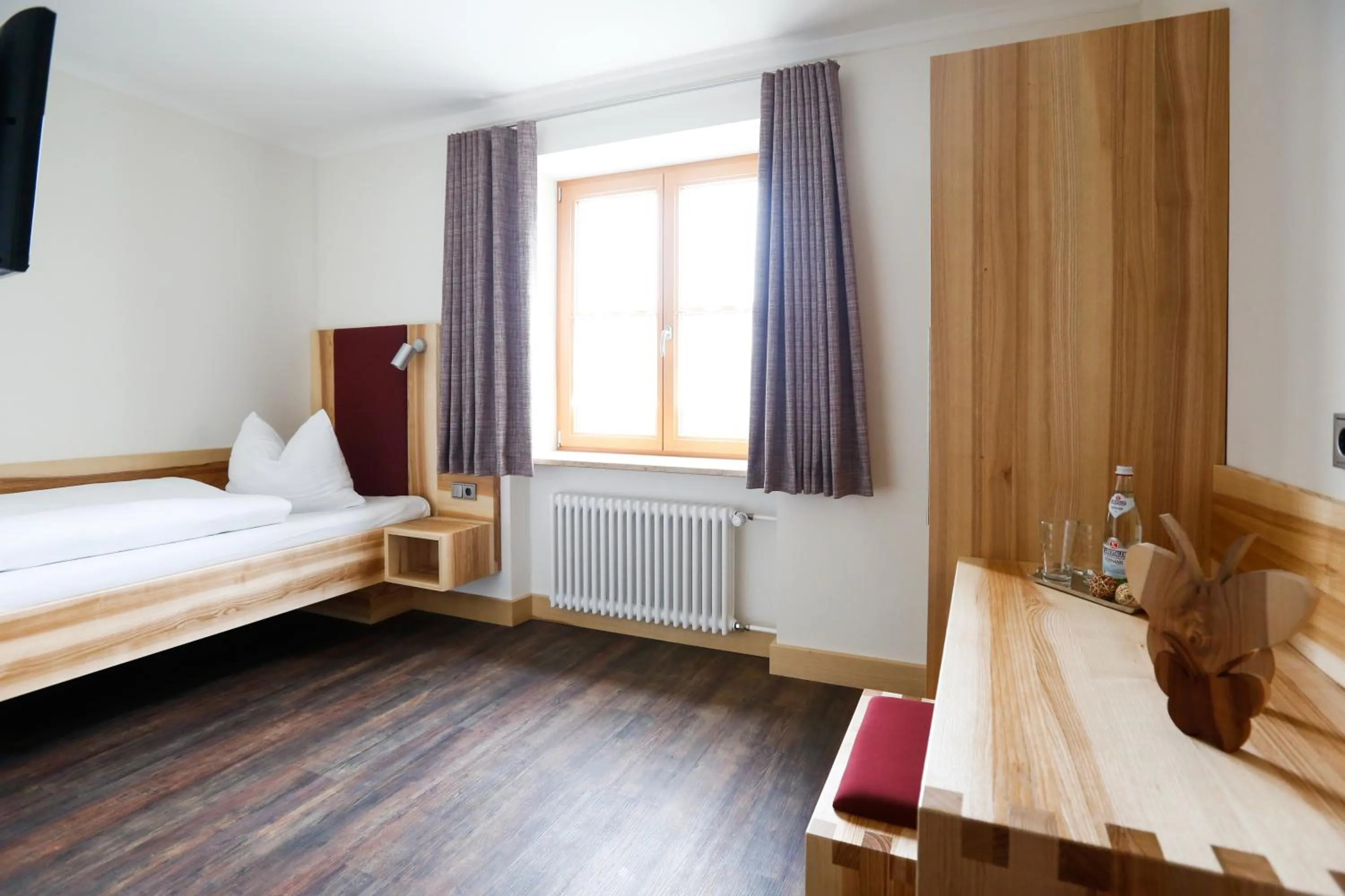 Photo of the whole room, Bed in Landgasthof Geser