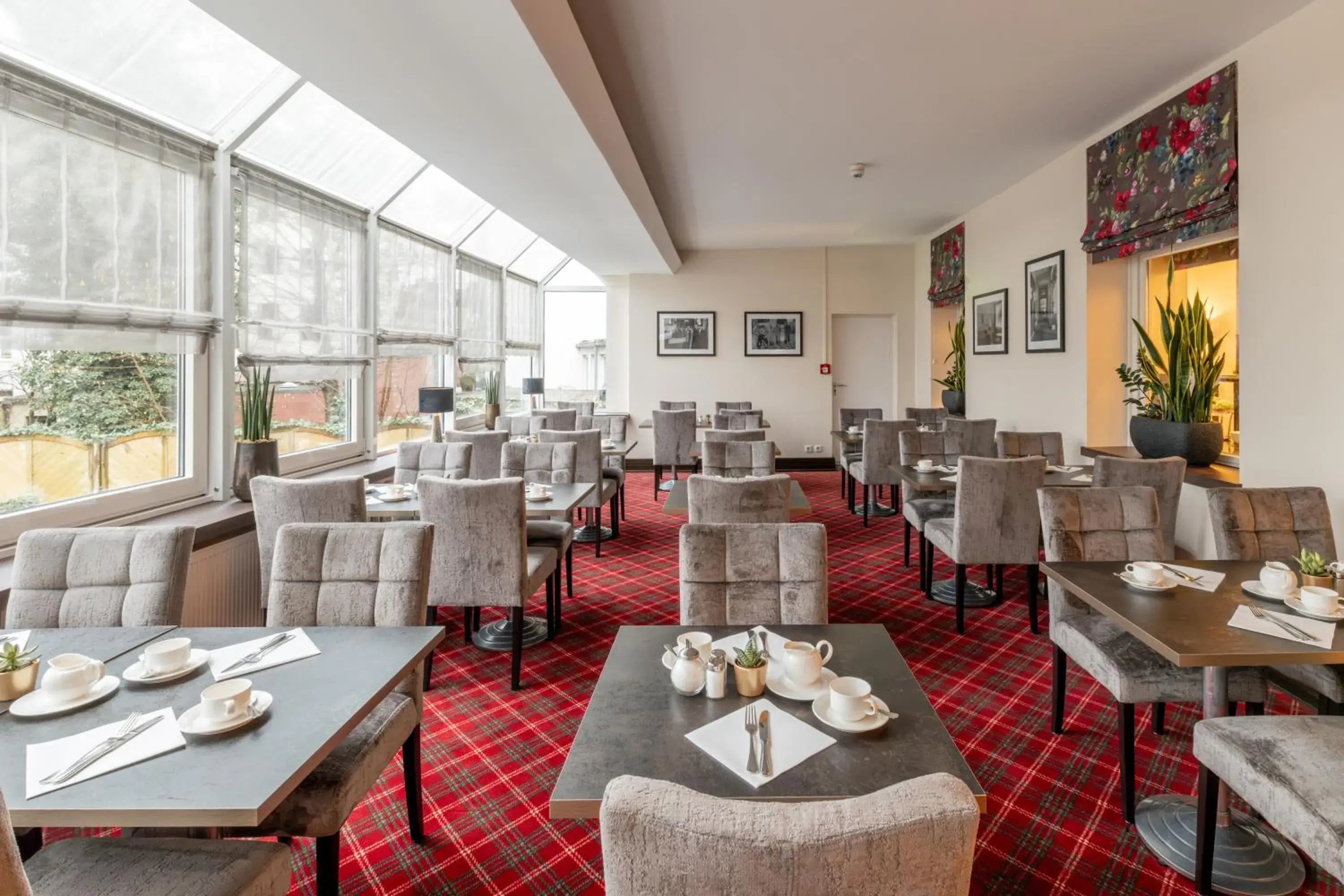 Restaurant/places to eat in Best Western Plus Hotel St. Raphael Restaurant/places to eat in Best Western Plus Hotel St. Raphael
