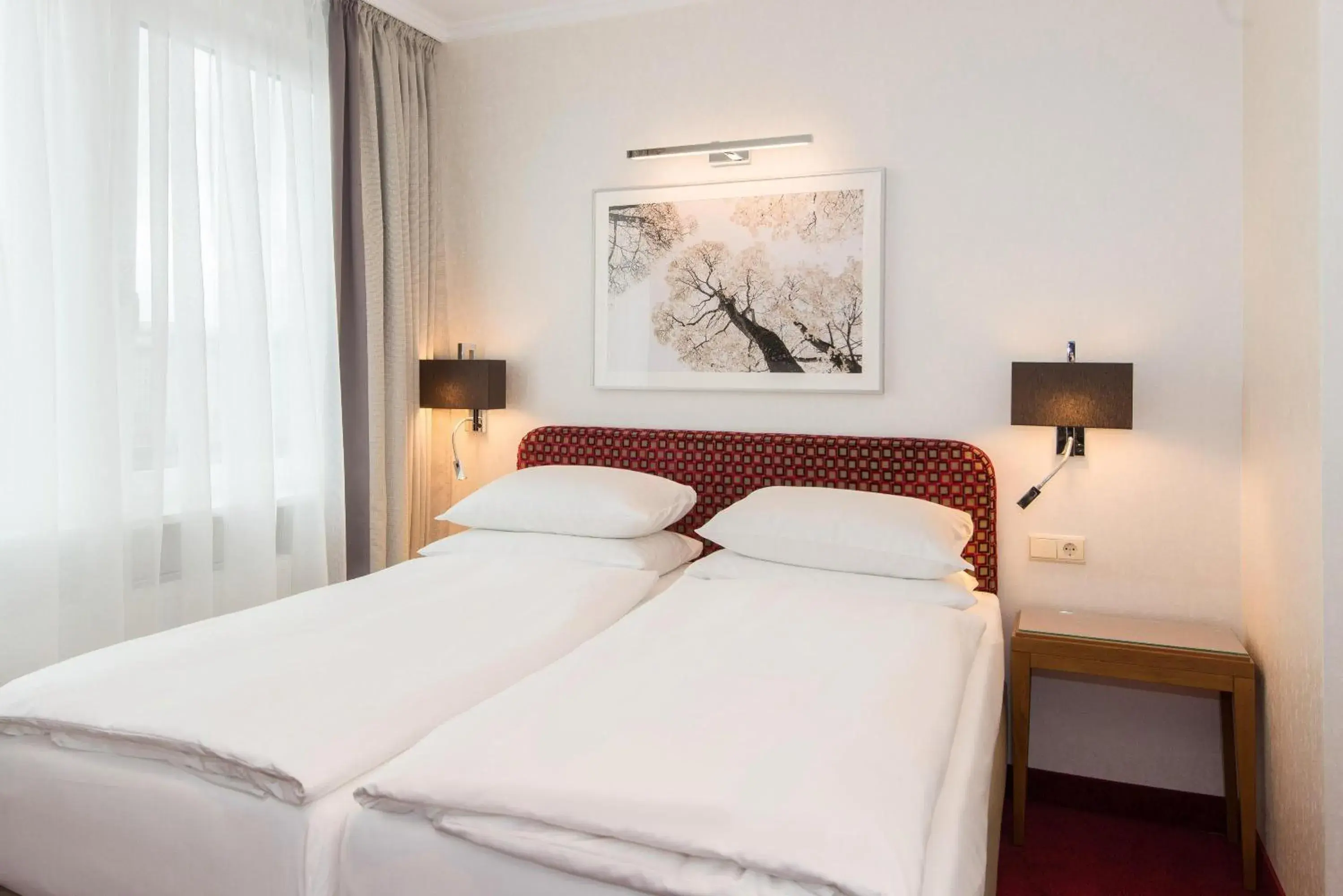 Bedroom, Bed in Best Western Plus Hotel St. Raphael Bedroom, Bed in Best Western Plus Hotel St. Raphael