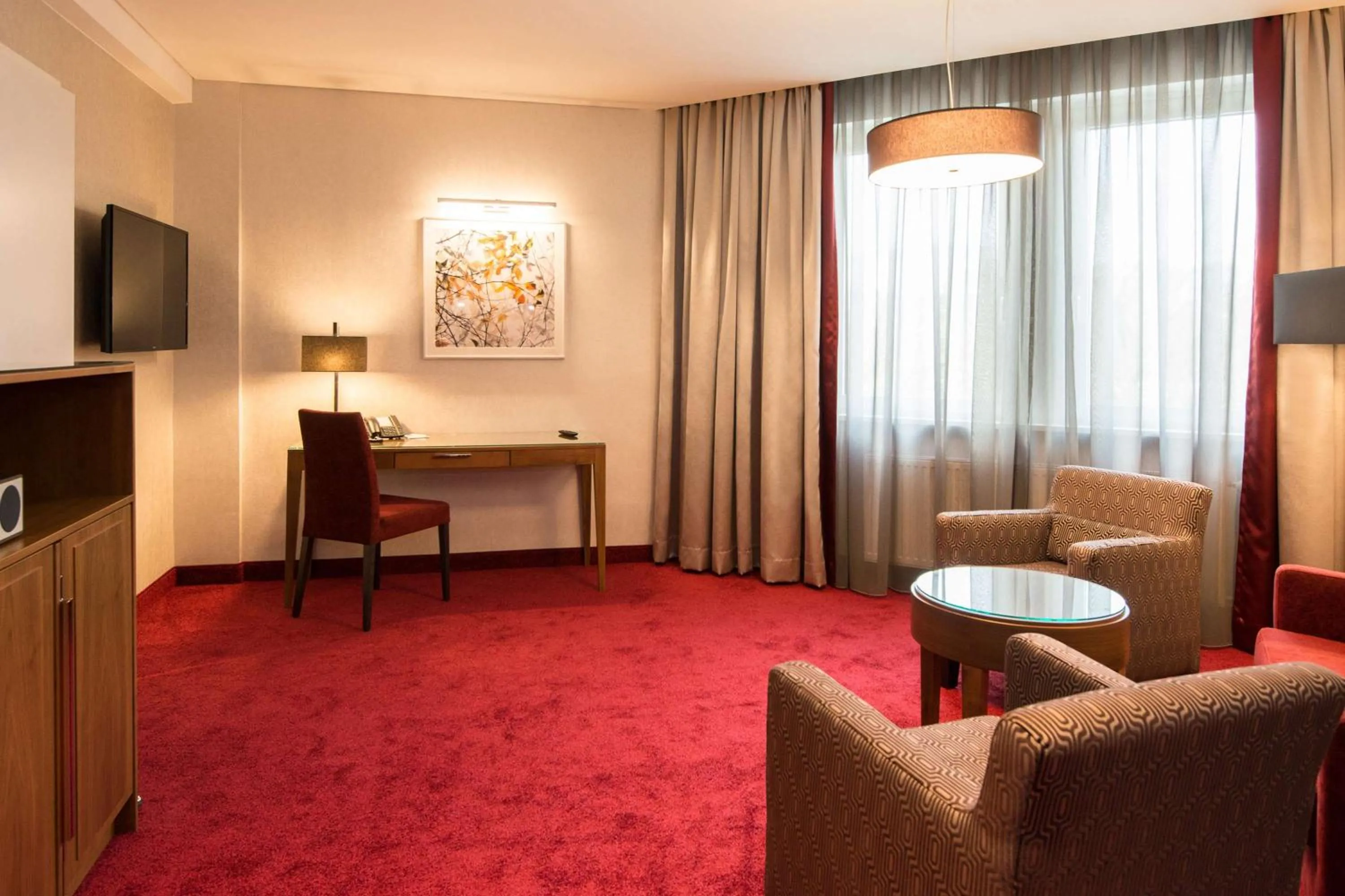 Bedroom in Best Western Plus Hotel St. Raphael