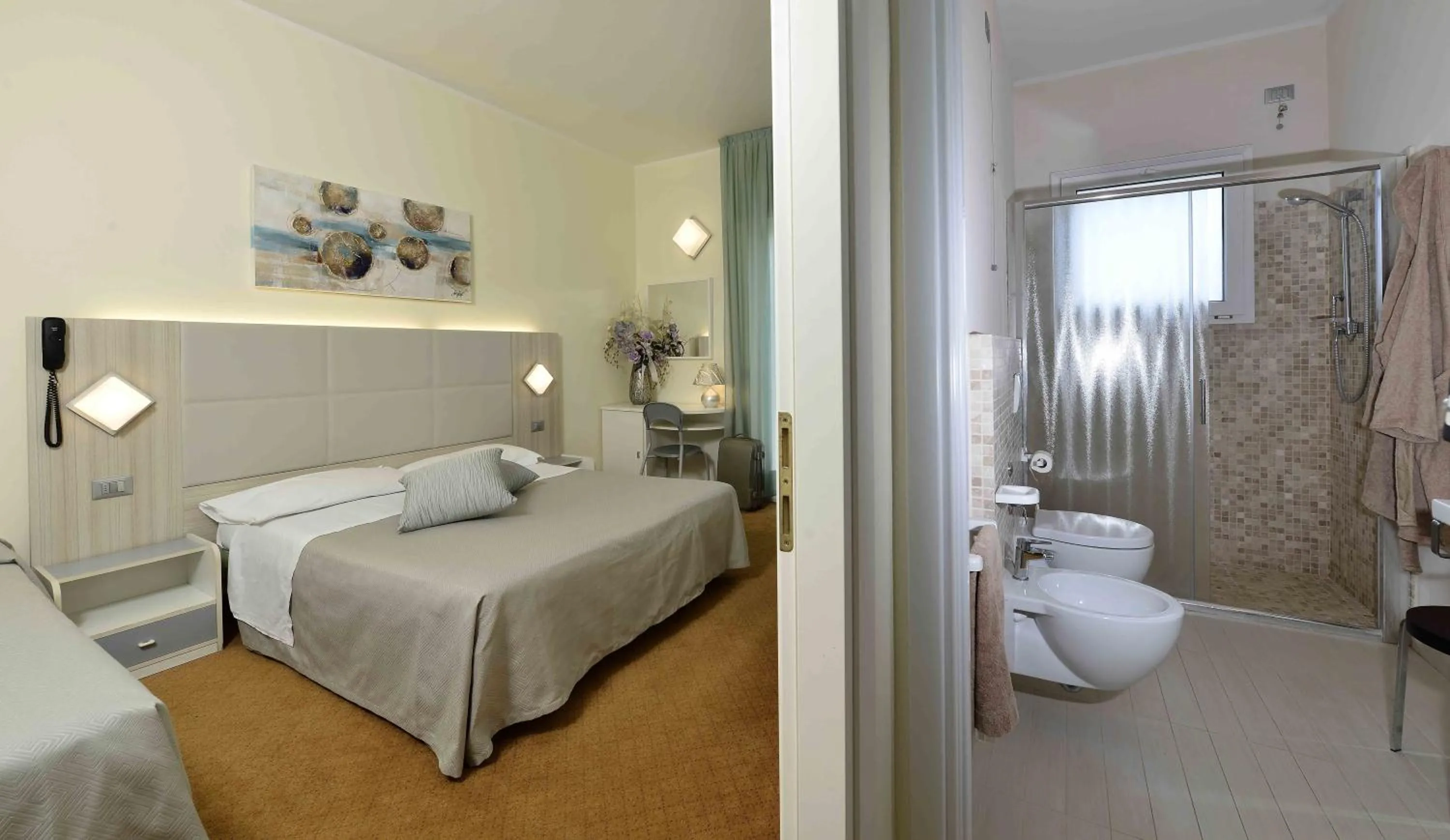 Photo of the whole room, Bed in Hotel Doge