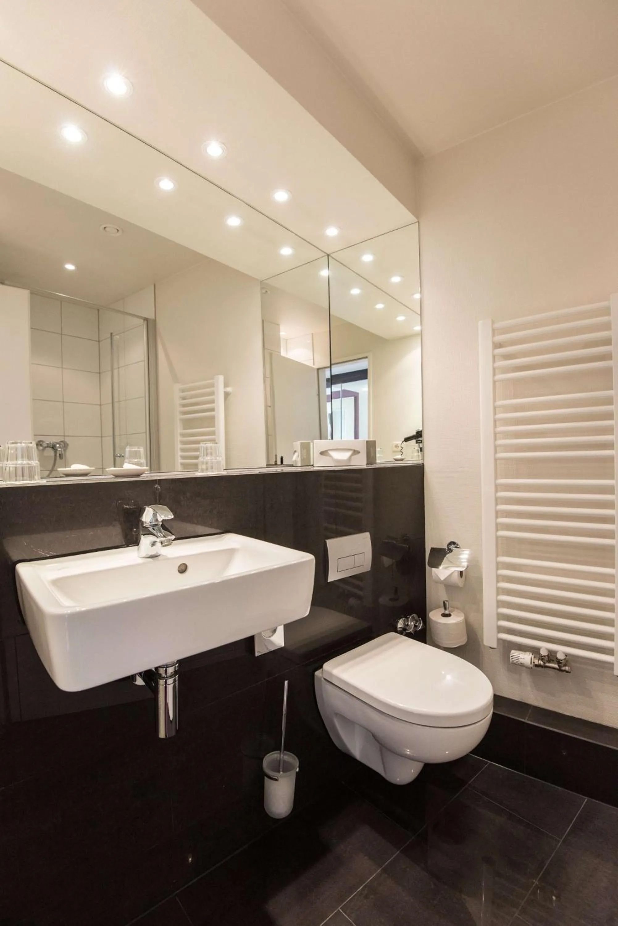 Bedroom in Best Western Hotel Hamburg International