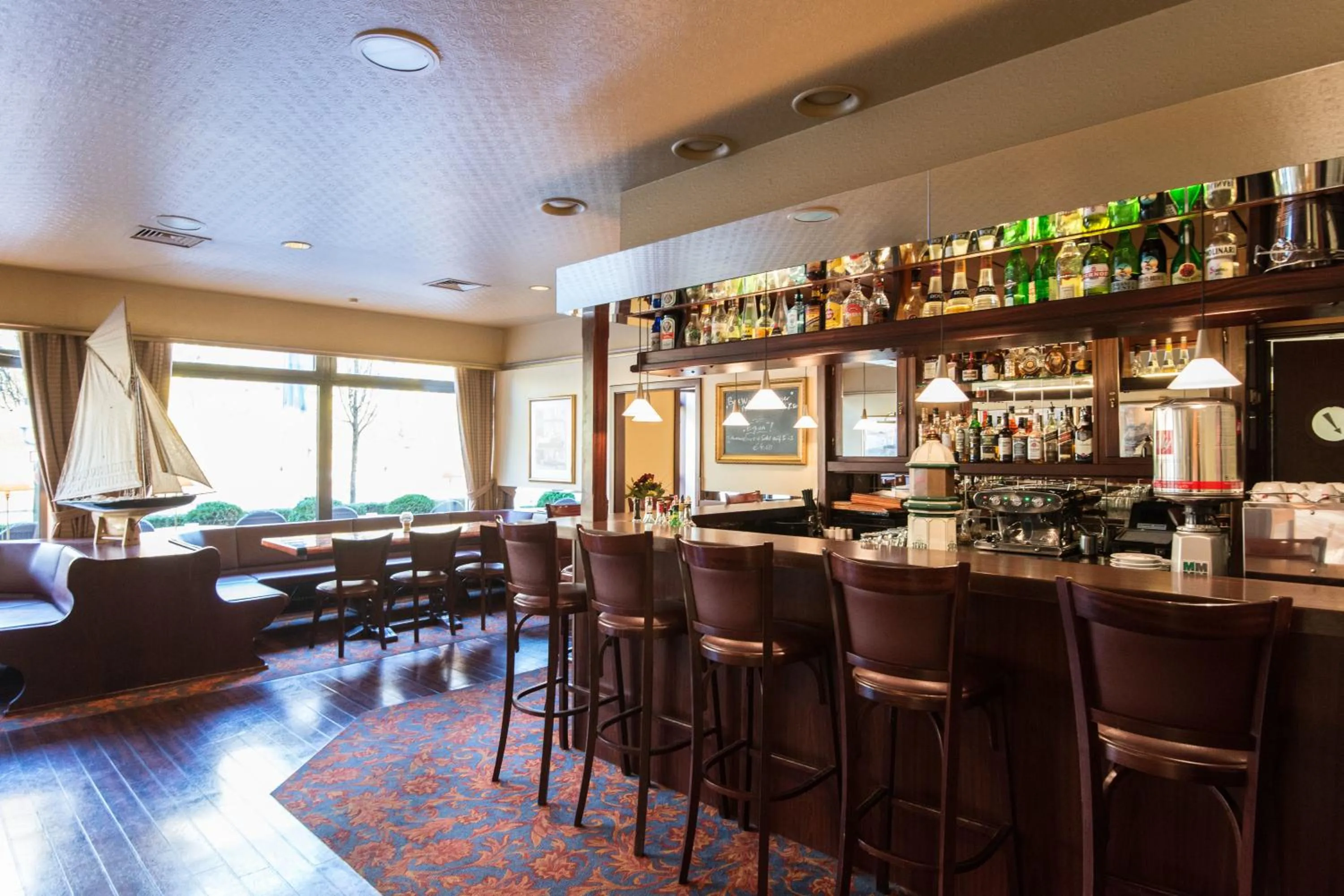 Lounge or bar in Best Western Hotel Hamburg International