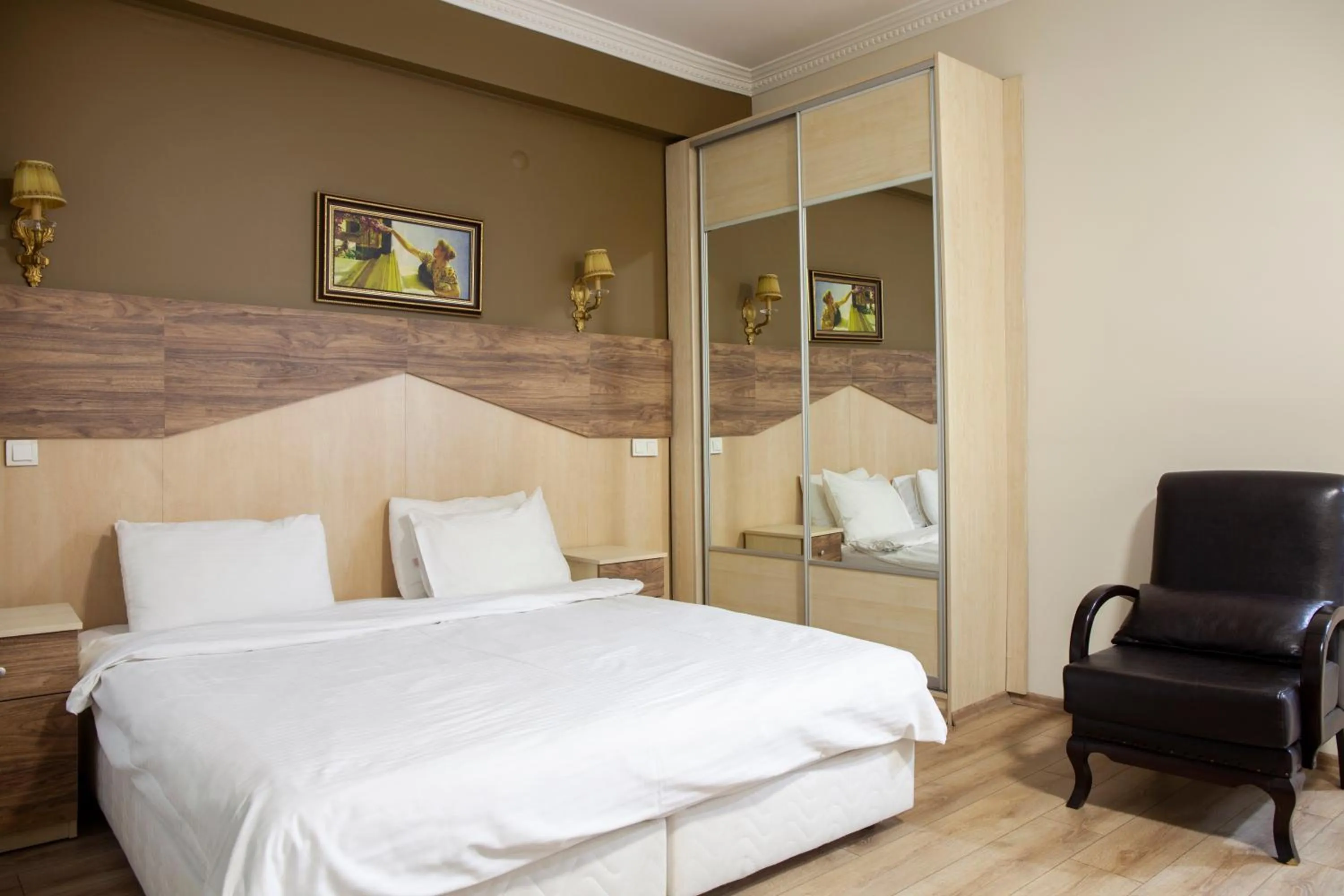 Bed in Sheriff Royal Suite