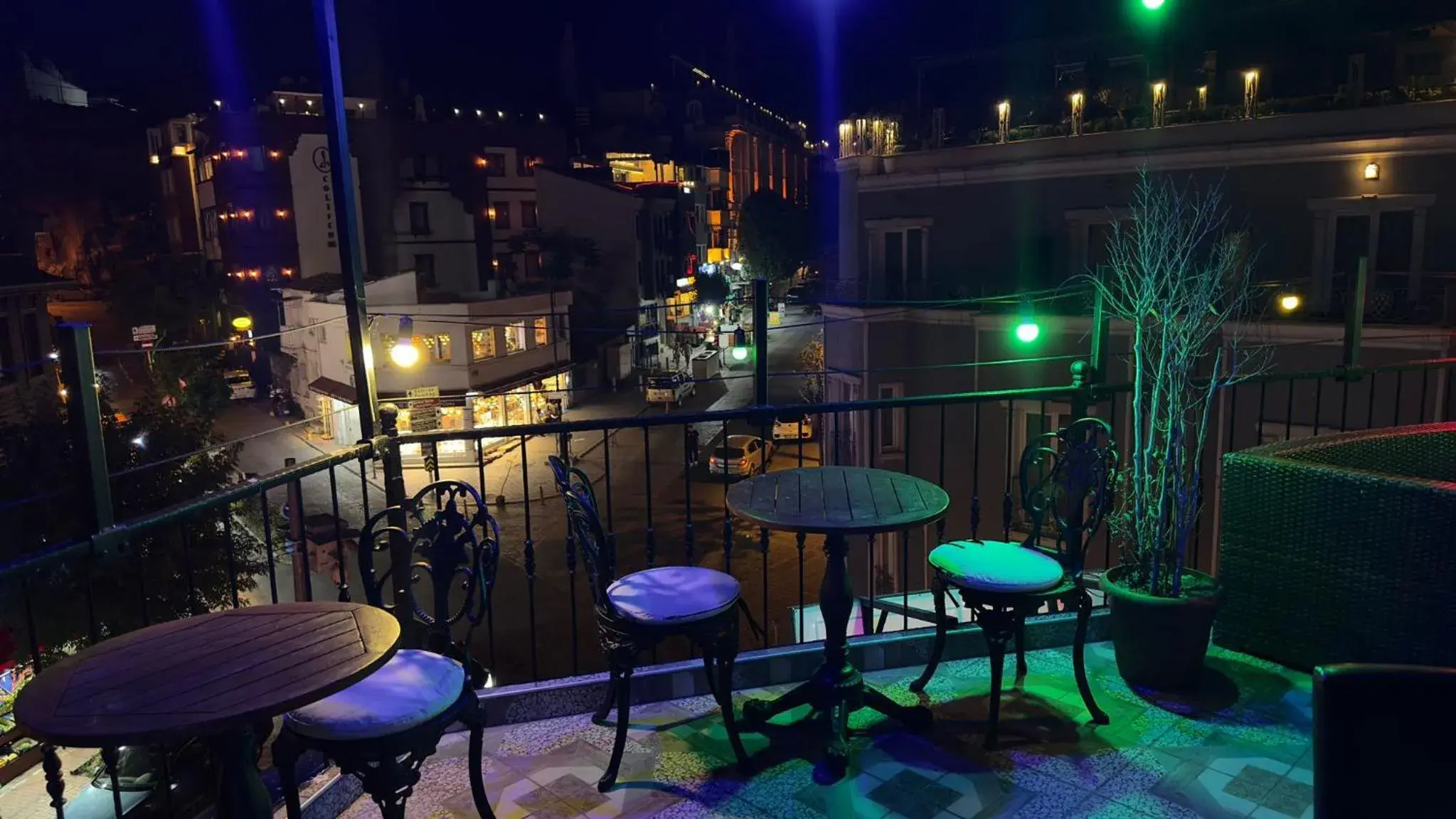 Property building in Rose Bouquets Hotel Property building in Rose Bouquets Hotel